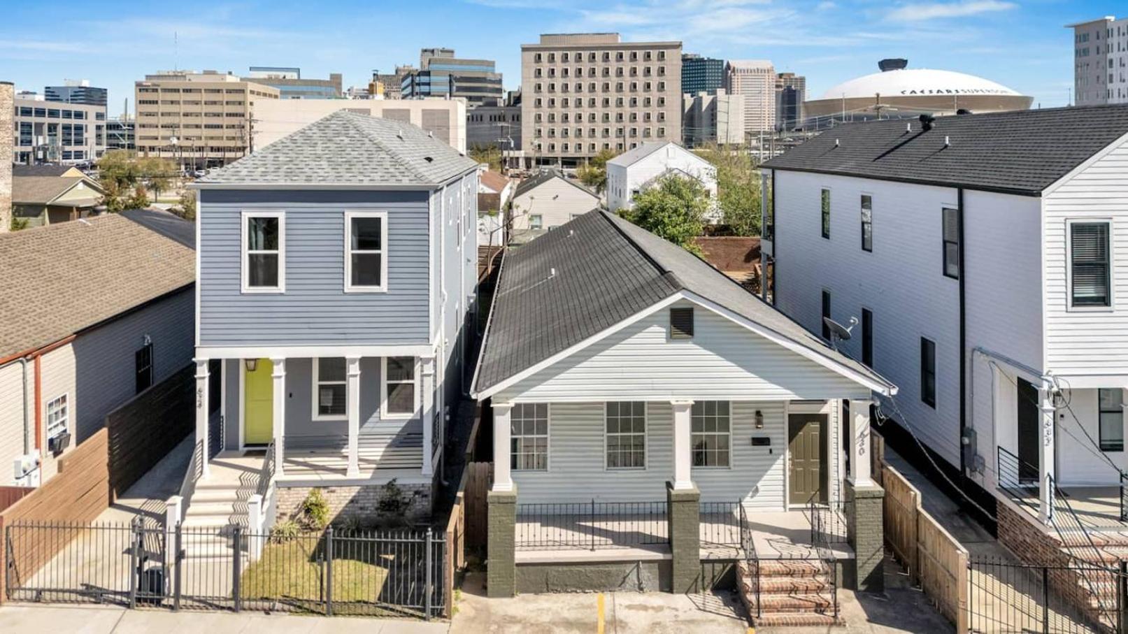 Spring Festival Oasis Mid-city W Fire Pit * New Orleans