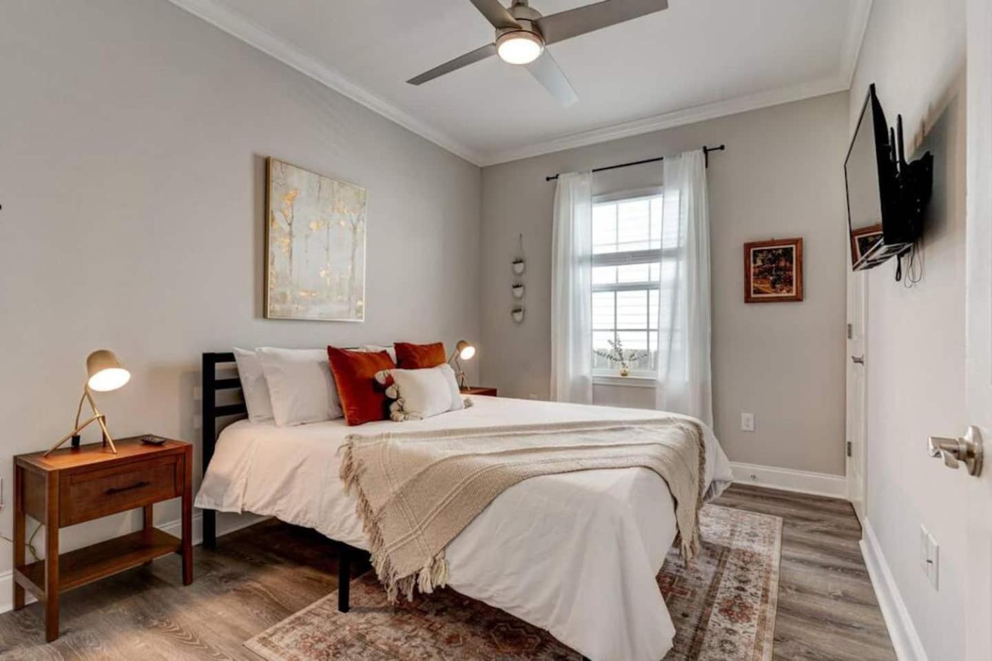 Mid-city Retreat By Greenway Walk To Dome Holiday home *