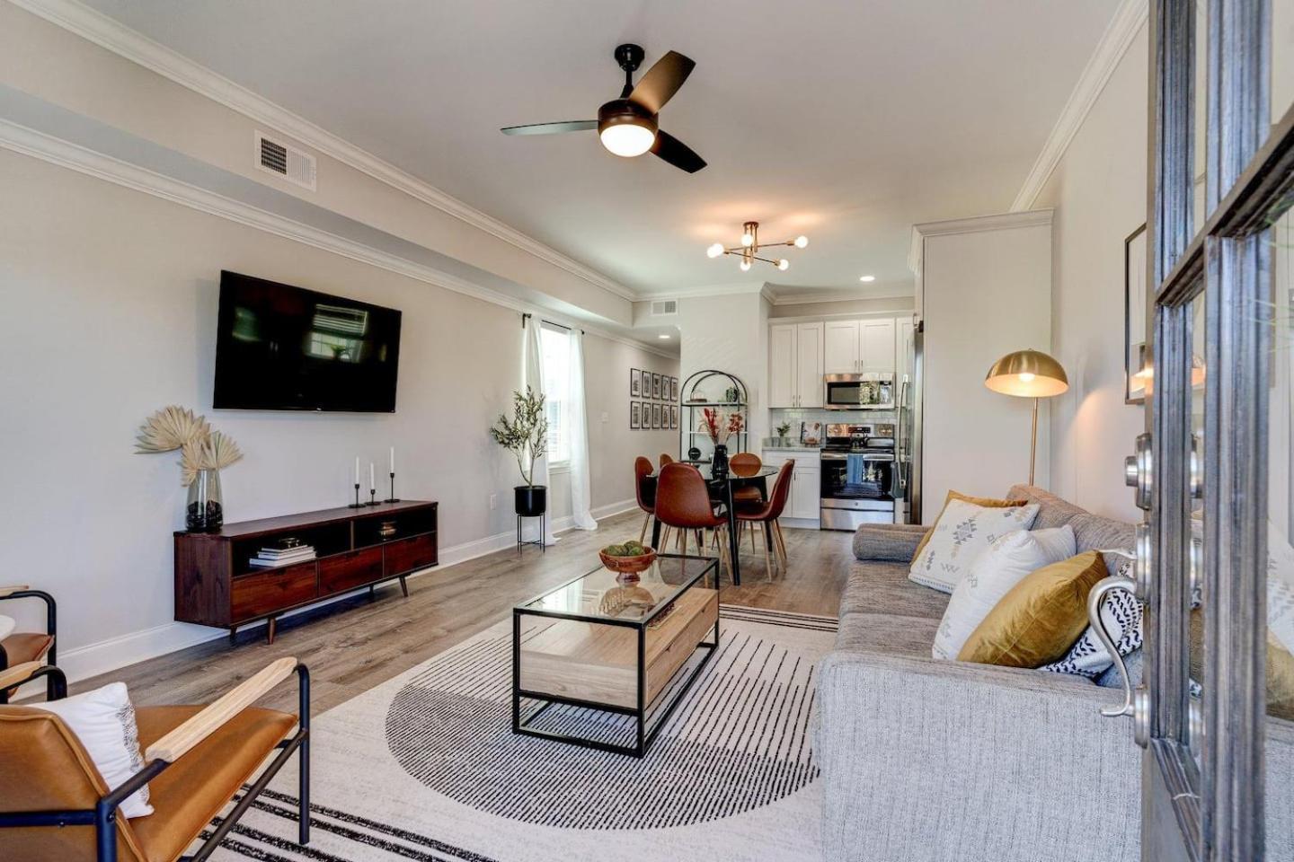 Mid-city Retreat By Greenway Walk To Dome New Orleans