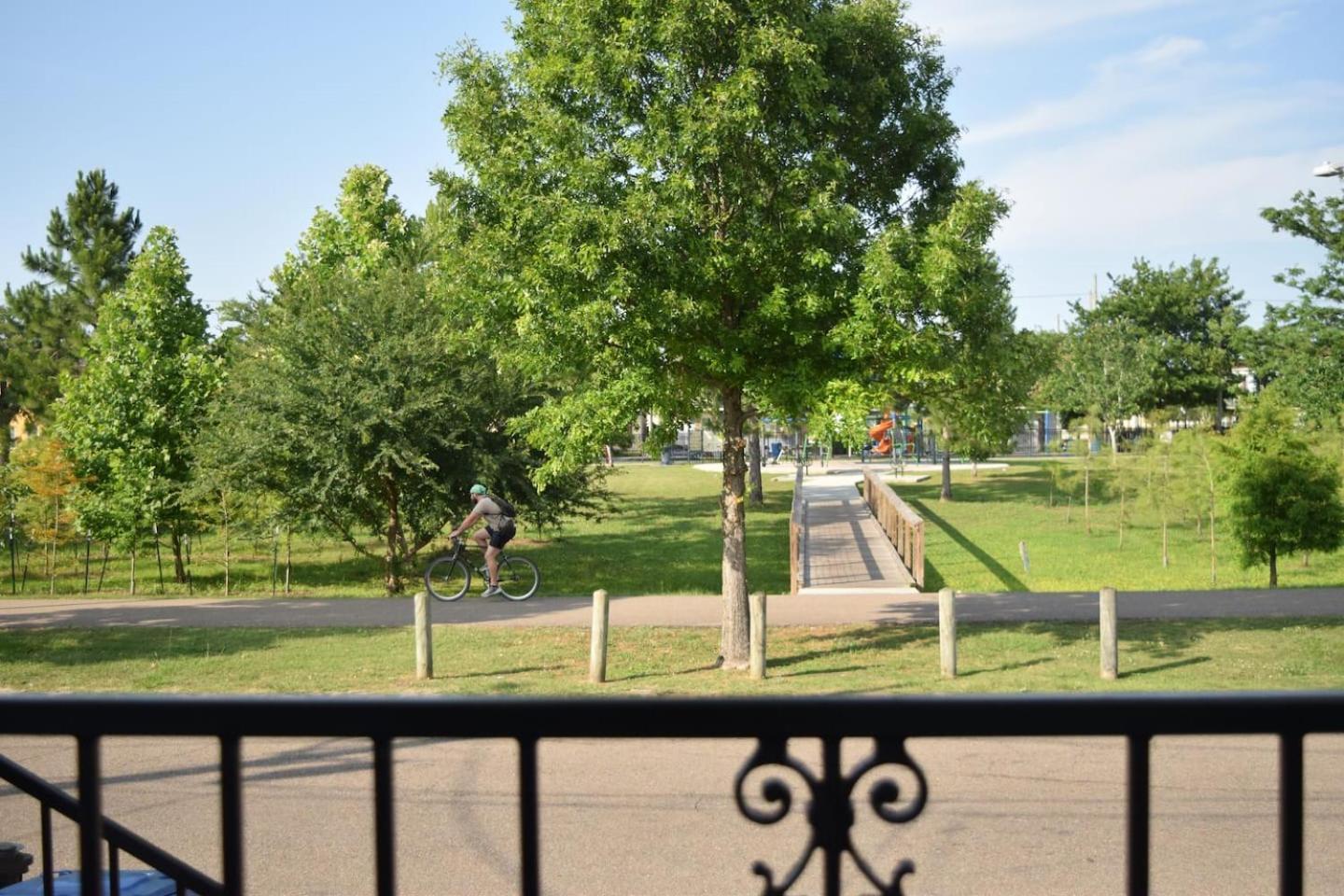 Mid-city Retreat By Greenway Walk To Dome Holiday home