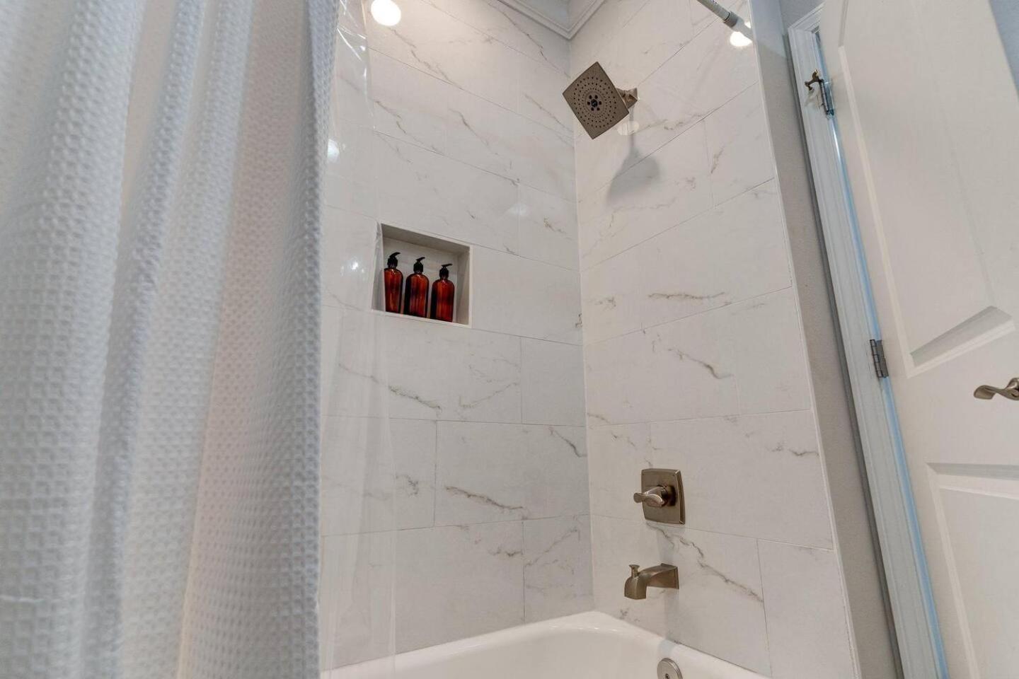 Holiday home Mid-city Retreat By Greenway Walk To Dome *