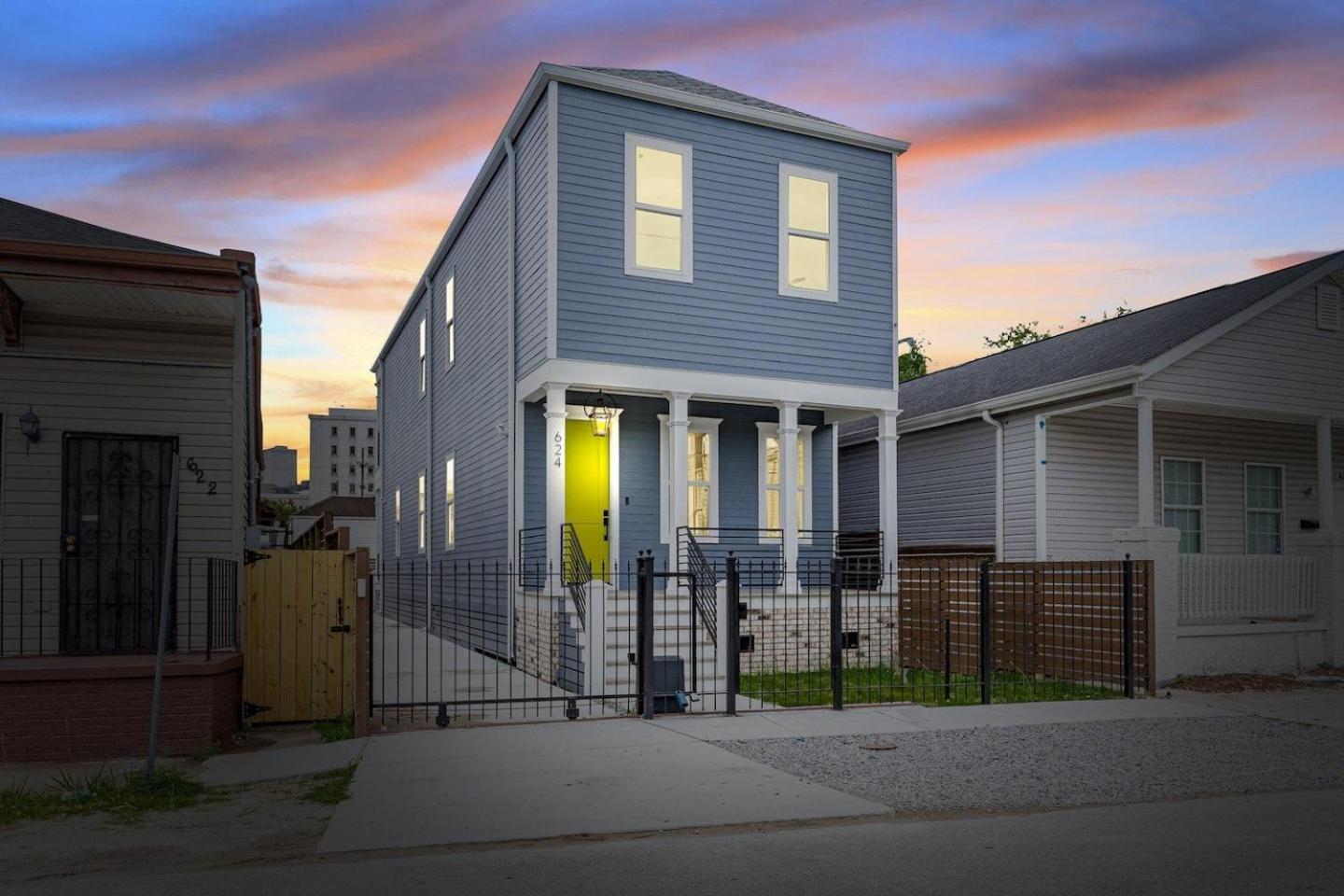 Nola Modern Views Of Superdome Jazz Fest Holiday home