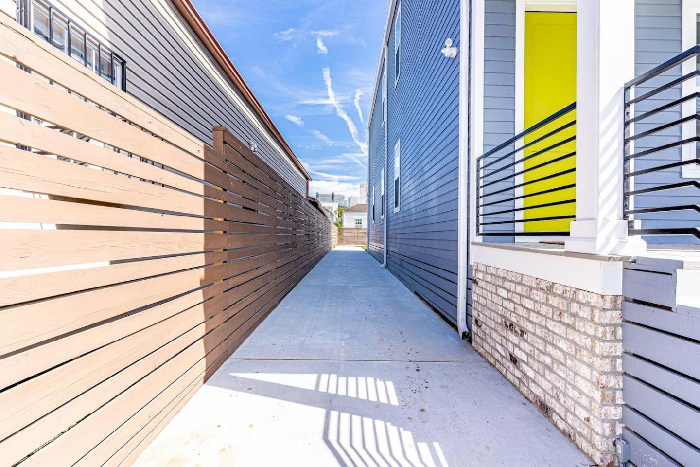 Nola Modern Views Of Superdome Jazz Fest * New Orleans