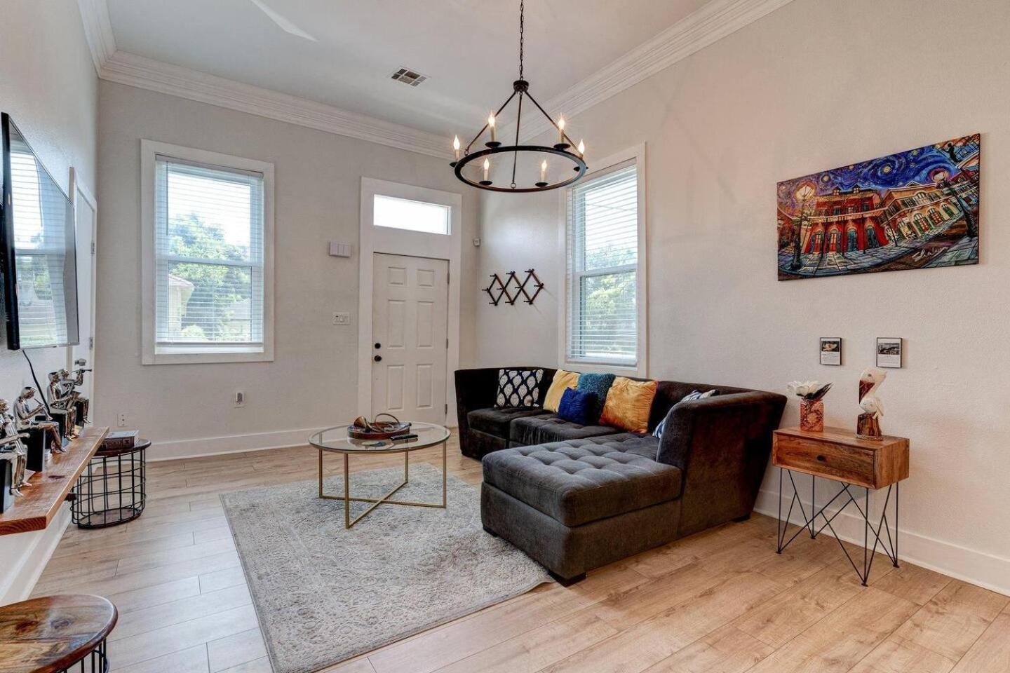 Prime Nola Near Fq Walk To Jazz Fest Holiday home