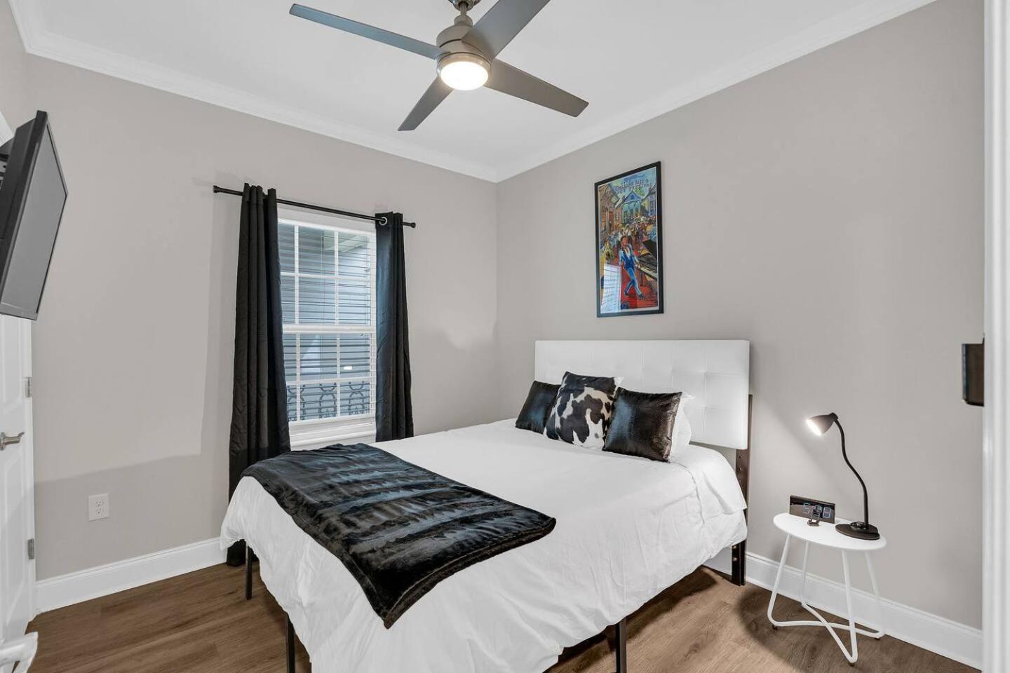 Spacious 3br W Fenced Backyard New Orleans