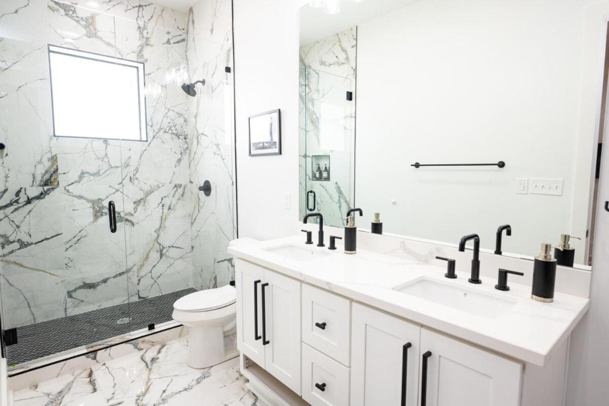 Luxe New Construction In Quiet Neighborhood Holiday home New Orleans