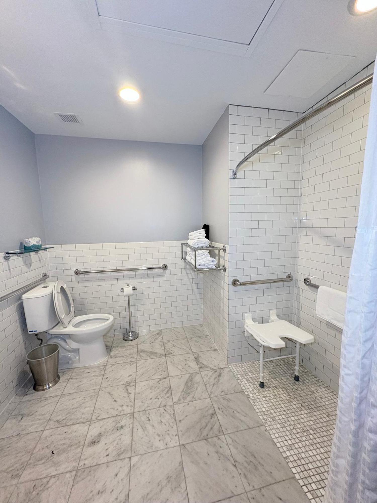 Q&c And Bar New Orleans, Autograph Collection Hotel 4*