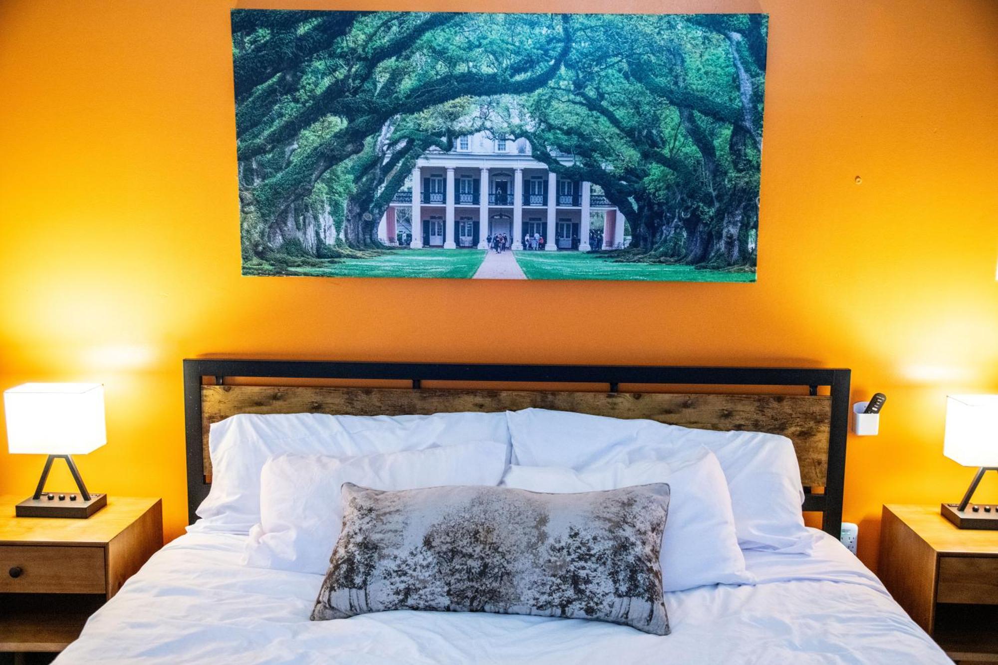 Downtown 1br W Rooftop Gym Near Canal St *