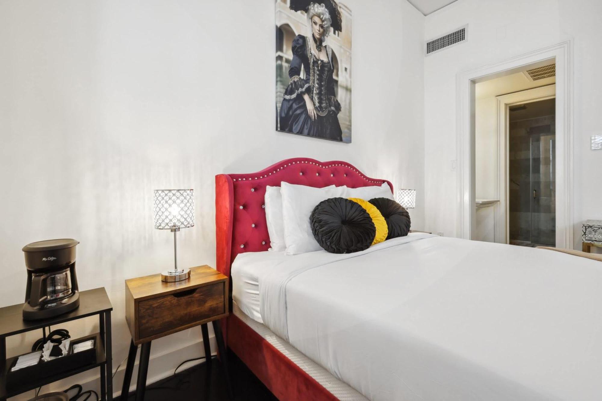 Roami At St. Helene Apartment New Orleans