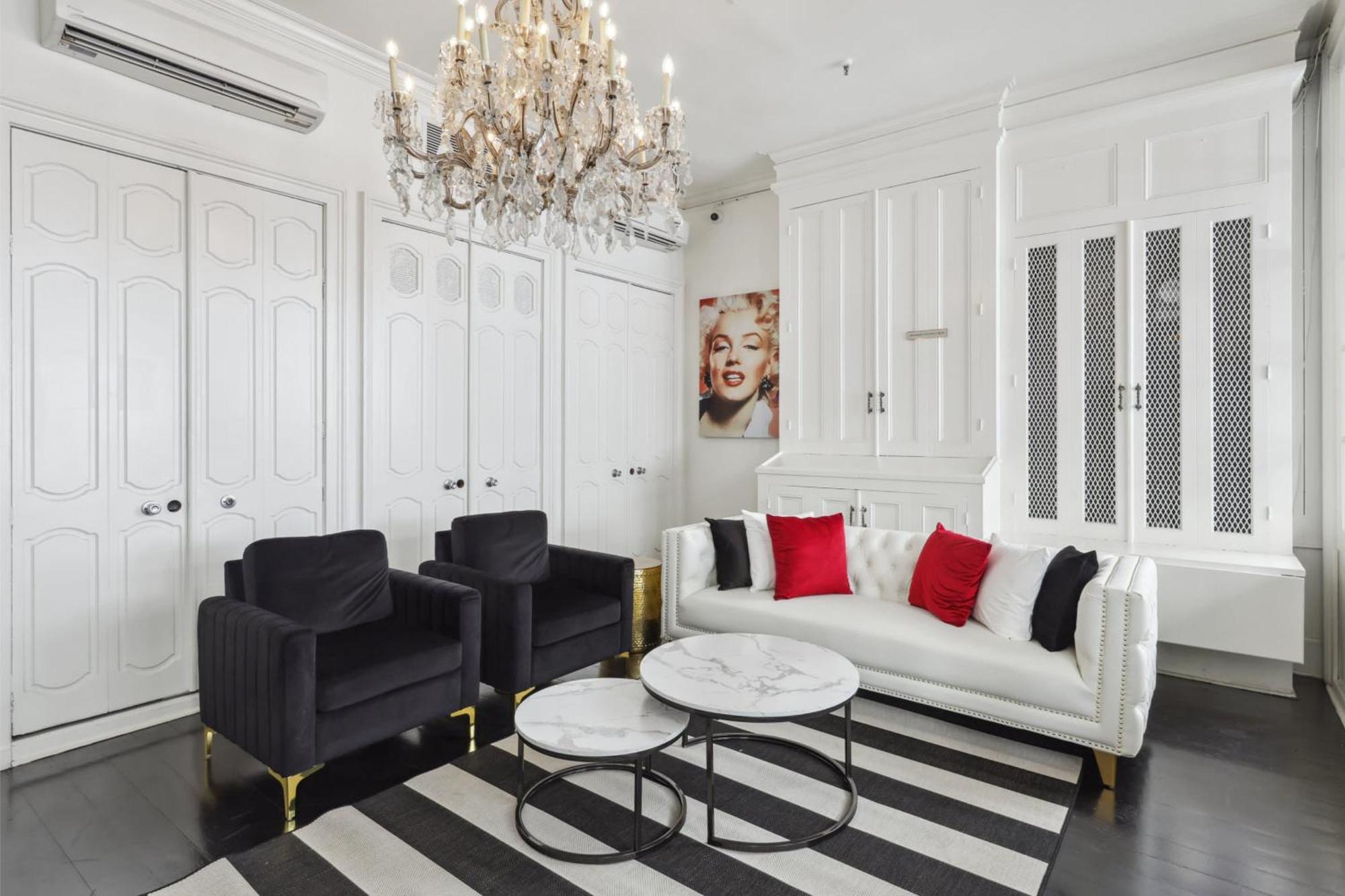 Roami At St. Helene *