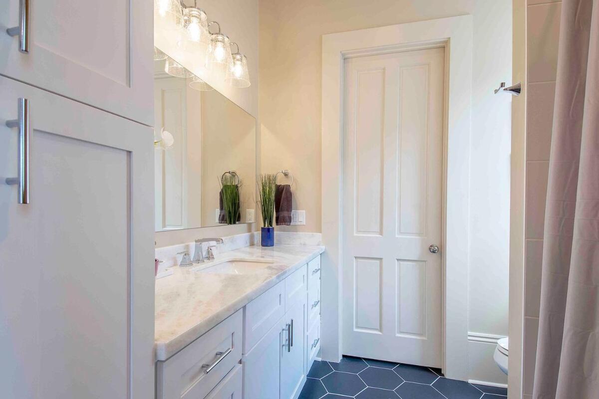 Beautiful 1bed 1bath House 4blocks French Q, Near Bourbon St And Steps To Jazz Venues New Orleans