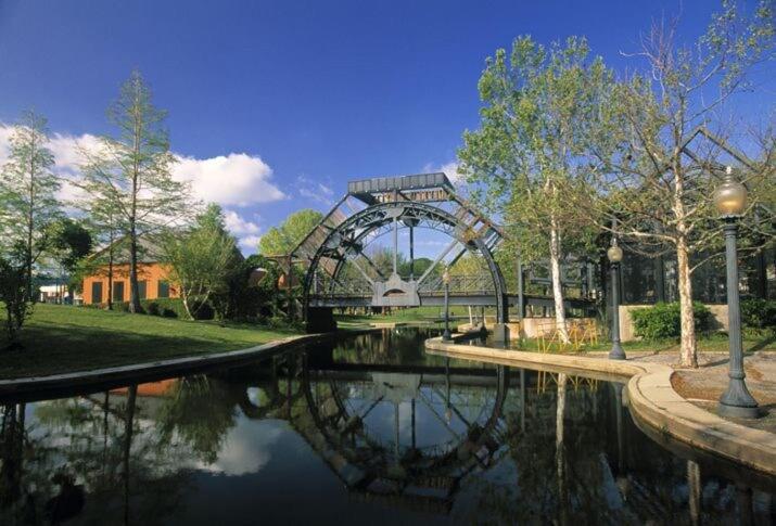 Beautiful 1bed 1bath House 4blocks French Q, Near Bourbon St And Steps To Jazz Venues New Orleans