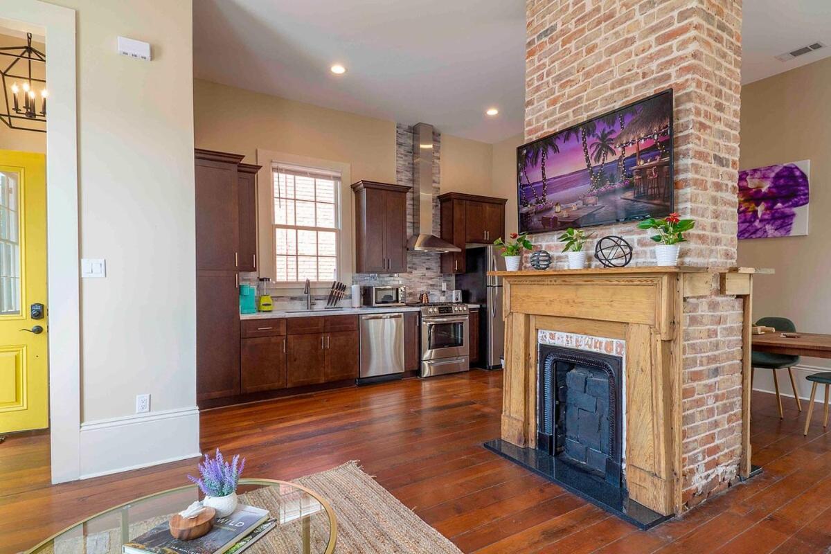 Beautiful 1bed 1bath House 4blocks French Q, Near Bourbon St And Steps To Jazz Venues *