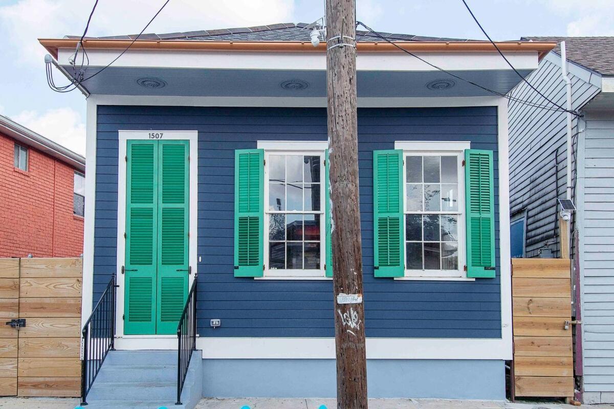 Beautiful 1bed 1bath House 4blocks French Q, Near Bourbon St And Steps To Jazz Venues