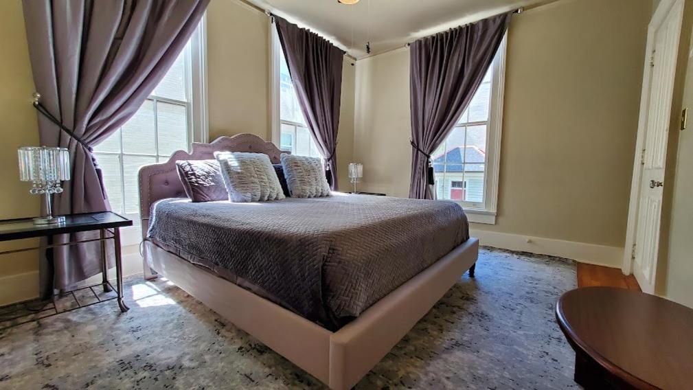 Walker Mansion On St Charles Ave - Unit 5 *