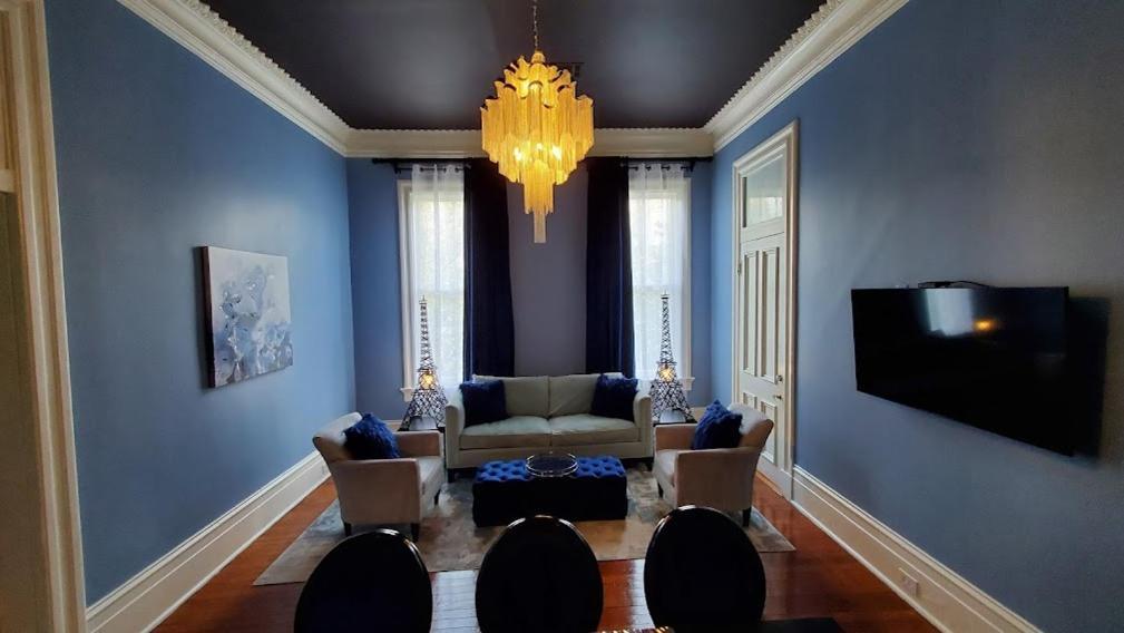 Walker Mansion On St Charles Ave - Unit 5