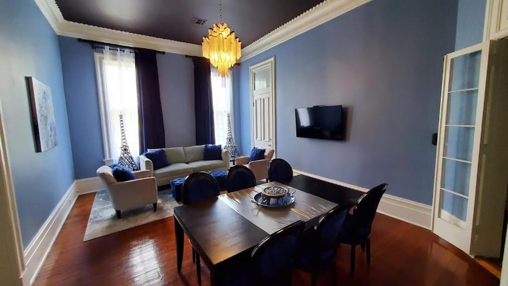 Walker Mansion On St Charles Ave - Unit 5 *