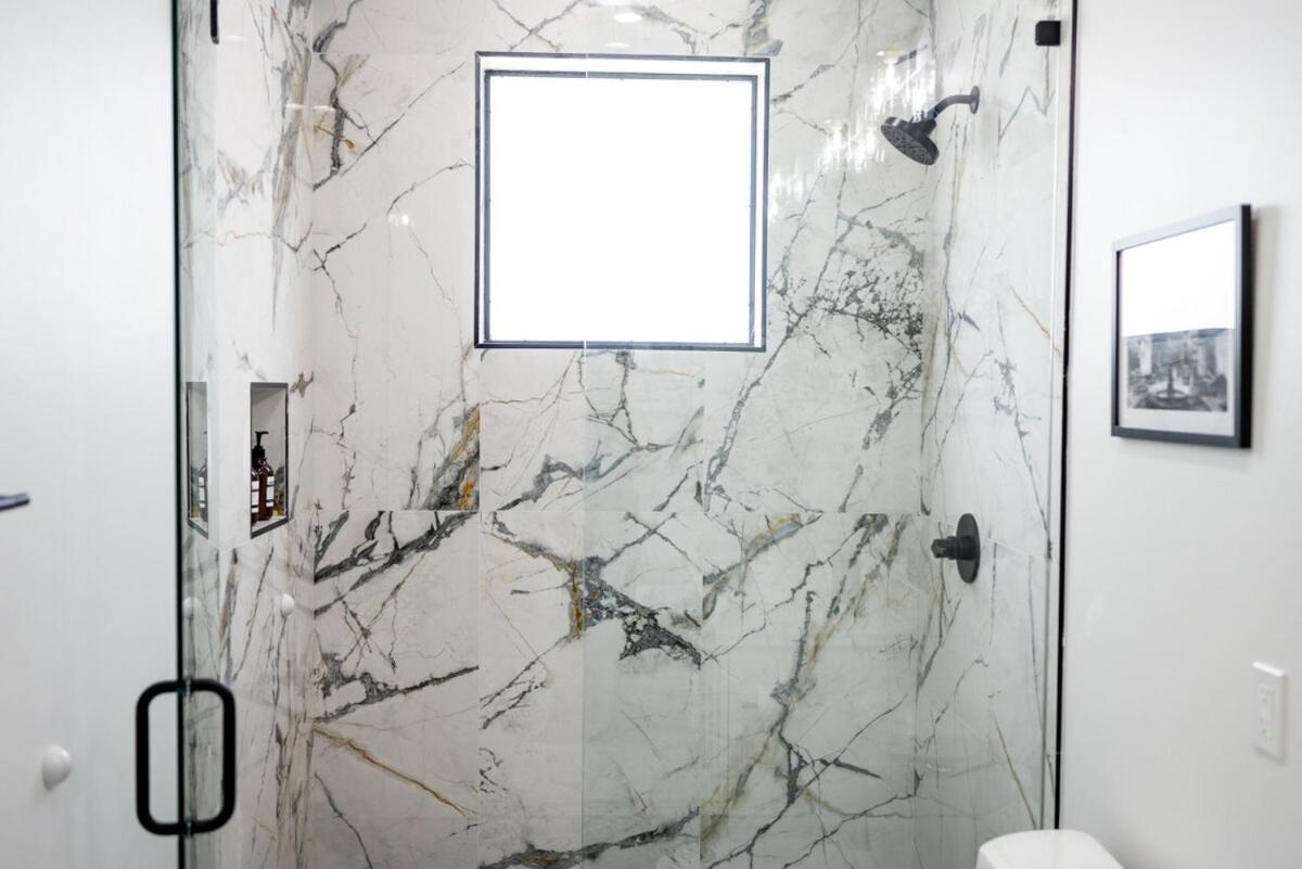 Holiday home Luxe New Construction In Quiet Neighborhood *