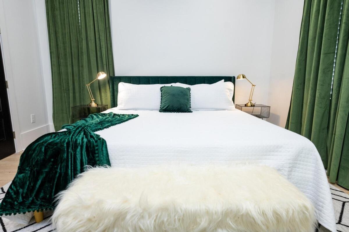 Luxe New Construction In Quiet Neighborhood Holiday home *