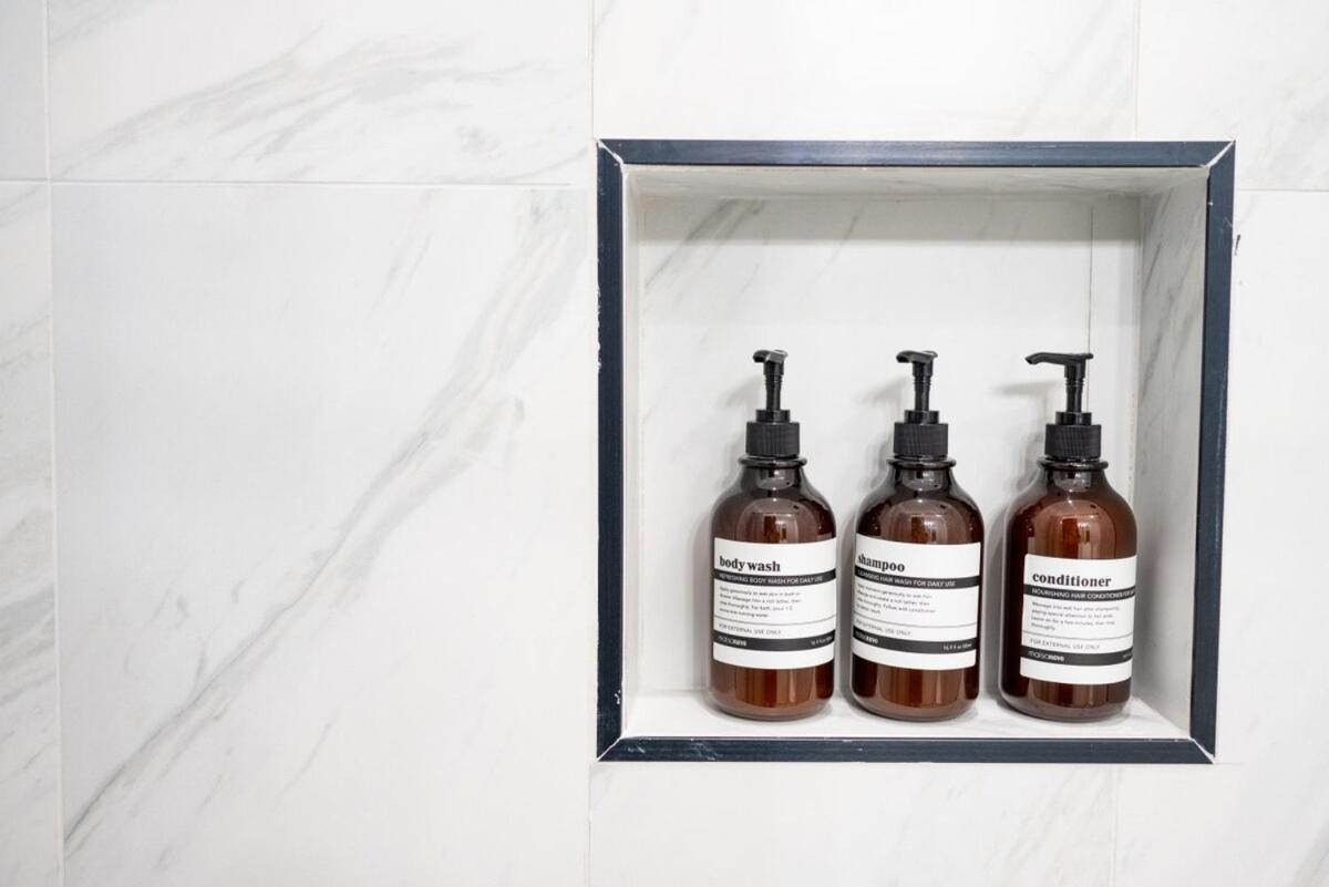 Holiday home Luxe New Construction In Quiet Neighborhood *