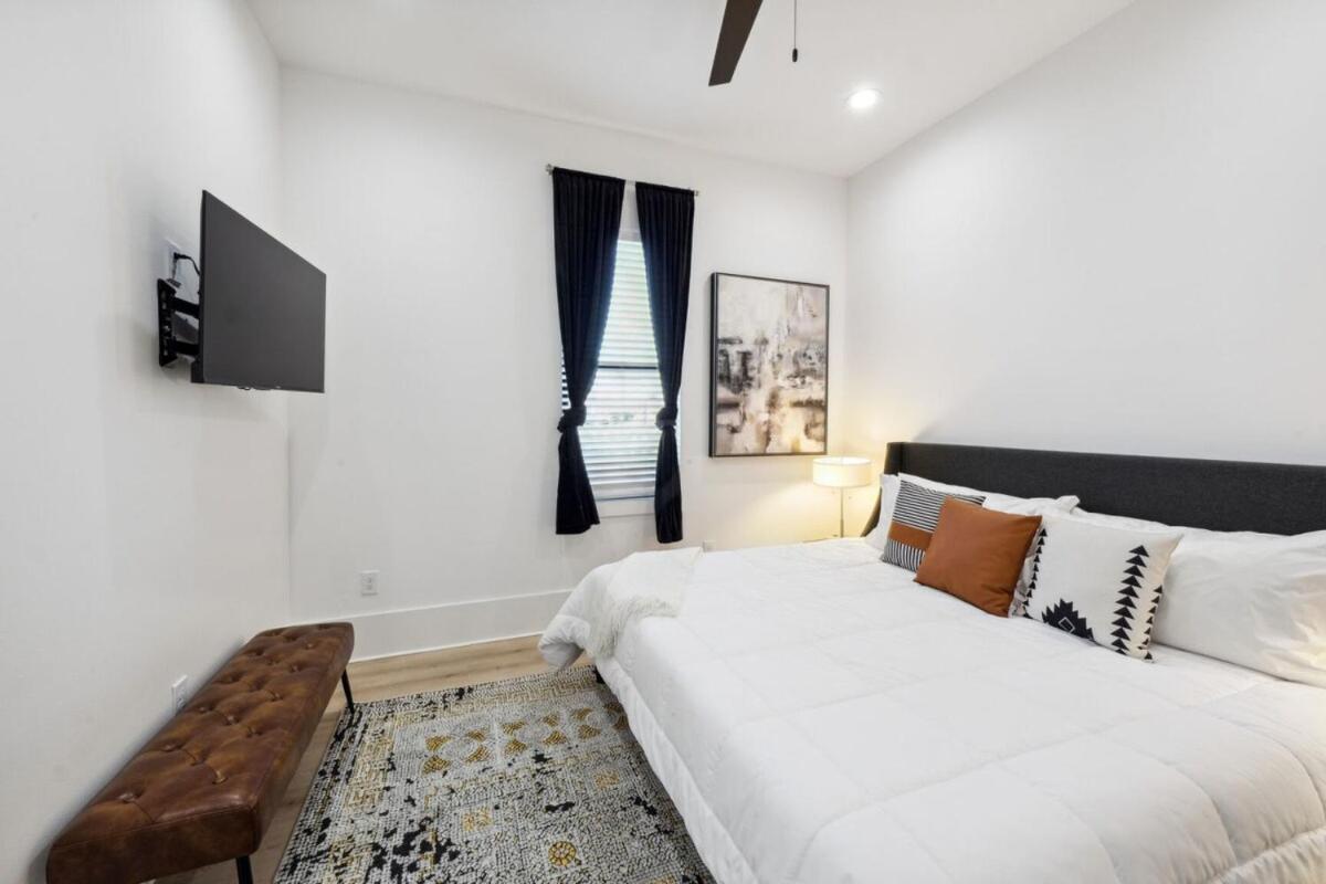 Immaculate Superdome Parking Yard Tvs Ensuite Holiday home New Orleans