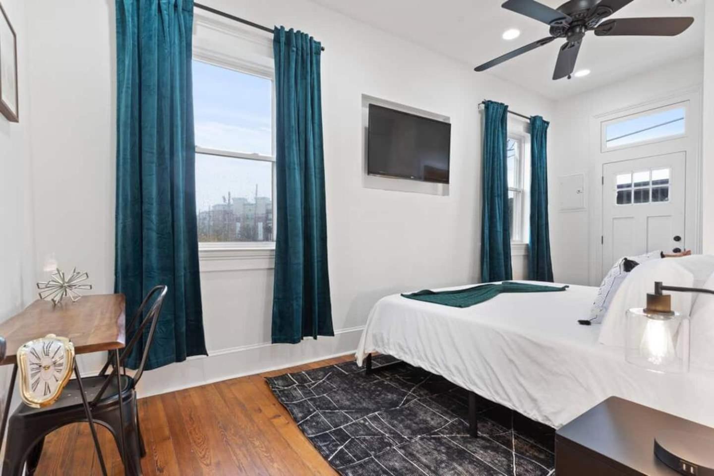 Mid-city 2br W Balcony Near Canal Streetcar New Orleans