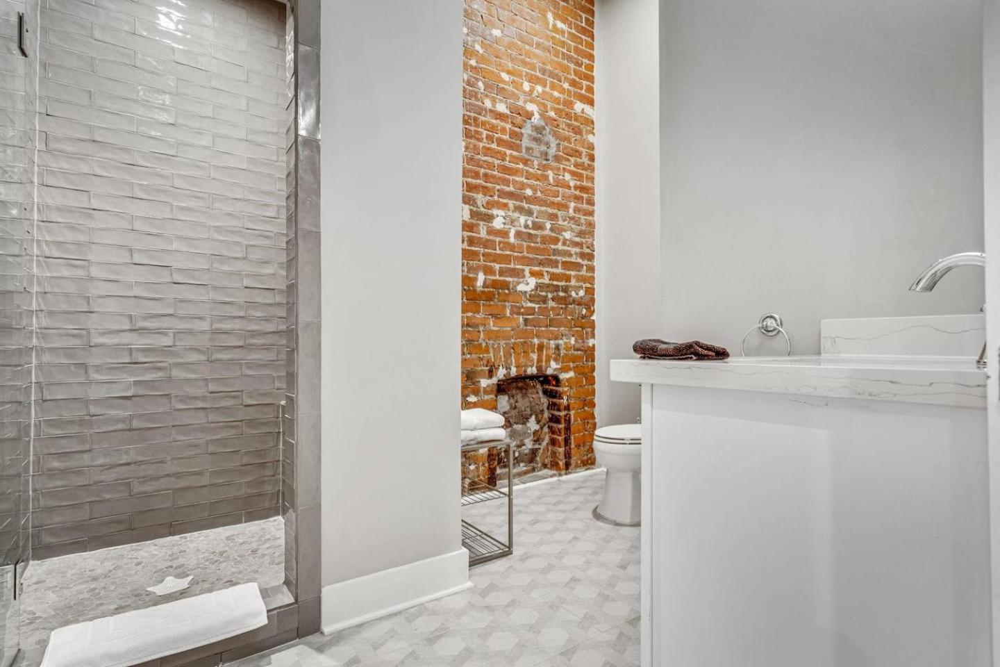 Garden District Jazz Fest Balcony * New Orleans