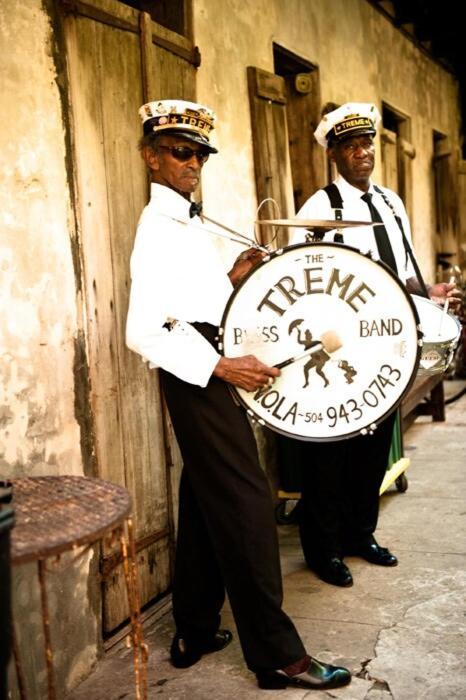 Cute 2bed 1 Bath 1half Bath, 7 Blocks From French Q Steps To Jazz Venues, Free Gated Parking Incl New Orleans