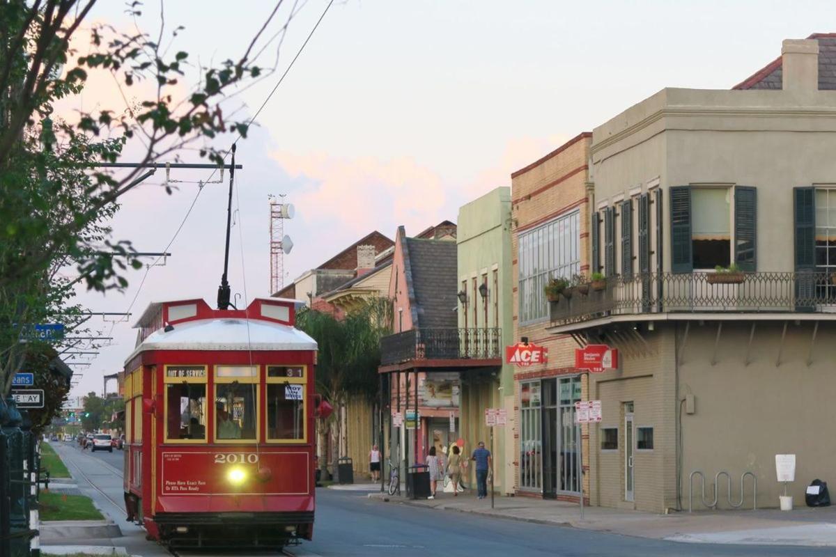 Apartment Cute 2bed 1 Bath 1half Bath, 7 Blocks From French Q Steps To Jazz Venues, Free Gated Parking Incl New Orleans