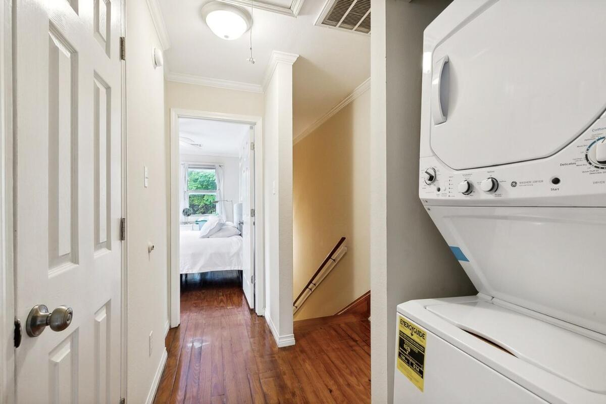 Apartment Cute 2bed 1 Bath 1half Bath, 7 Blocks From French Q Steps To Jazz Venues, Free Gated Parking Incl New Orleans