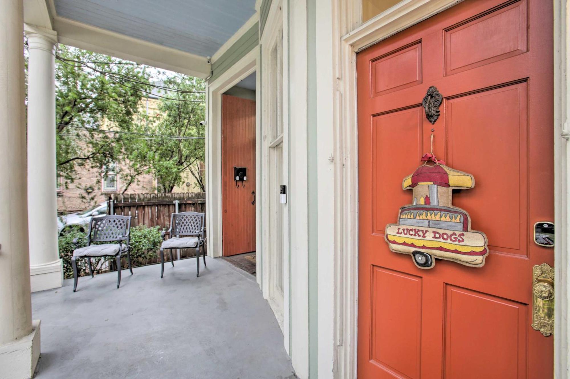 Apartment Perfect Location Inviting Uptown Apt! *