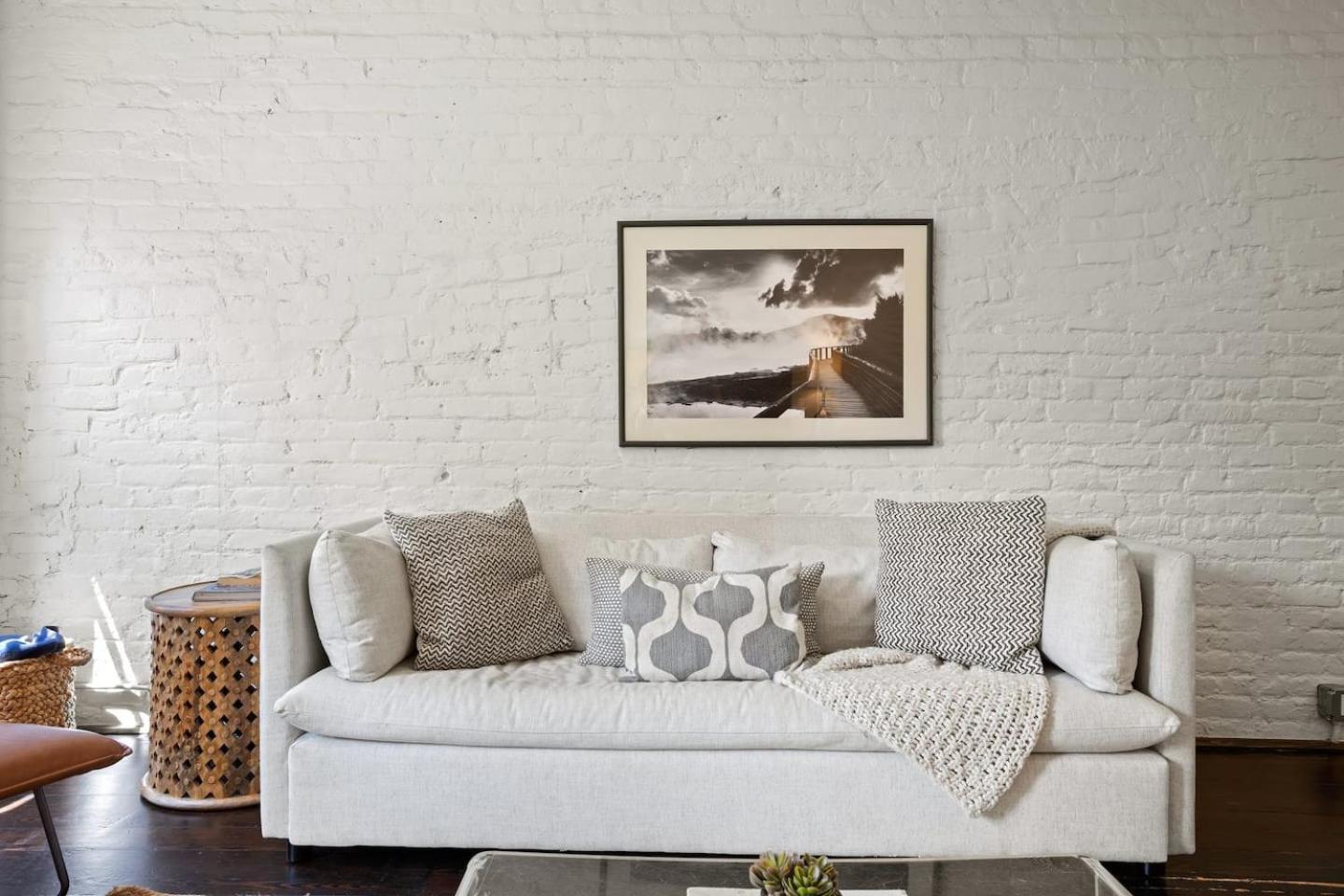 Group-friendly Near Bourbon Street New Orleans