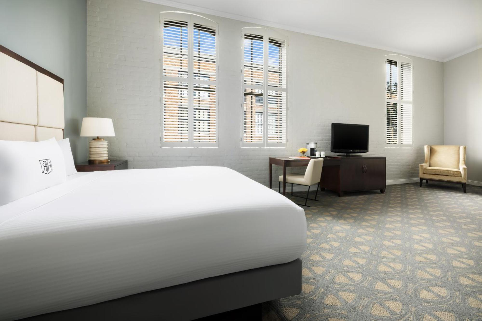 Hotel The Riverfront