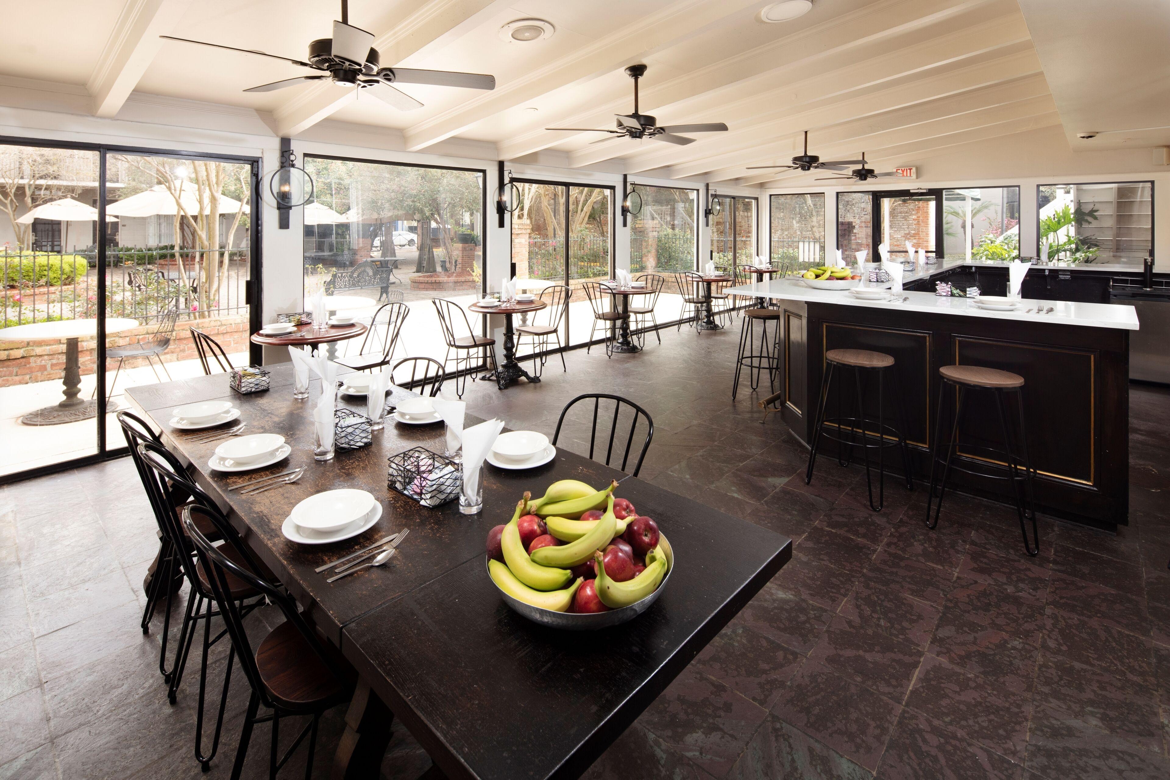 Maison Saint Charles New Orleans