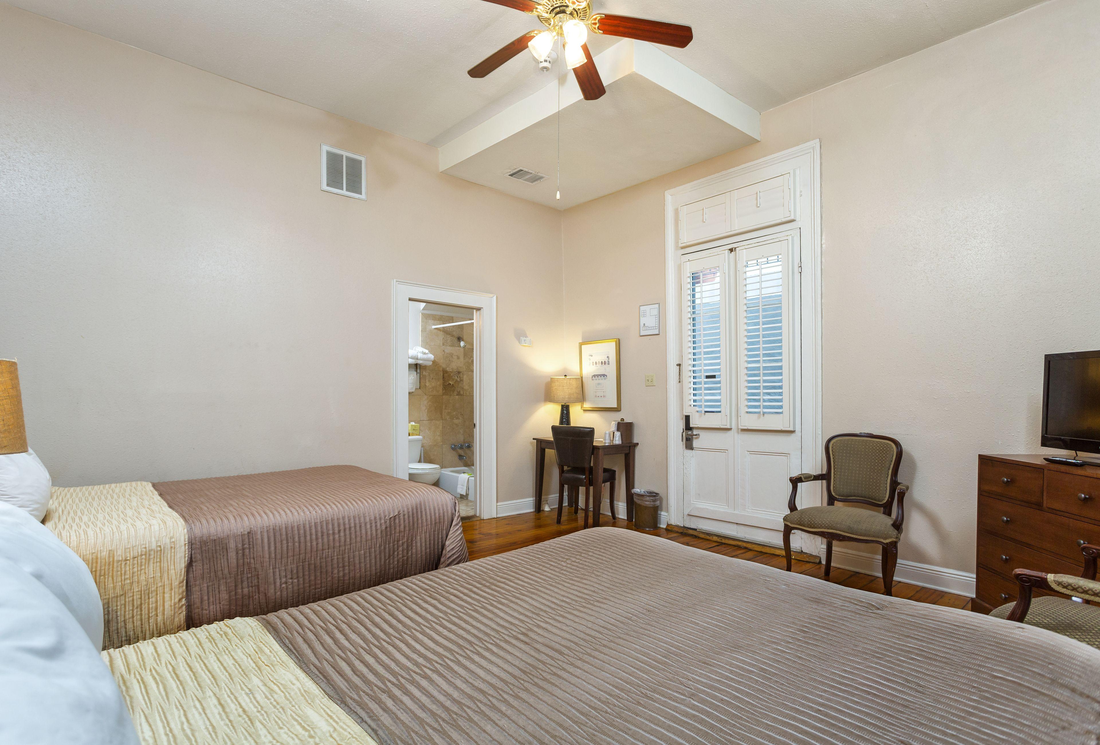 Courtyard By The French Quarter 3*