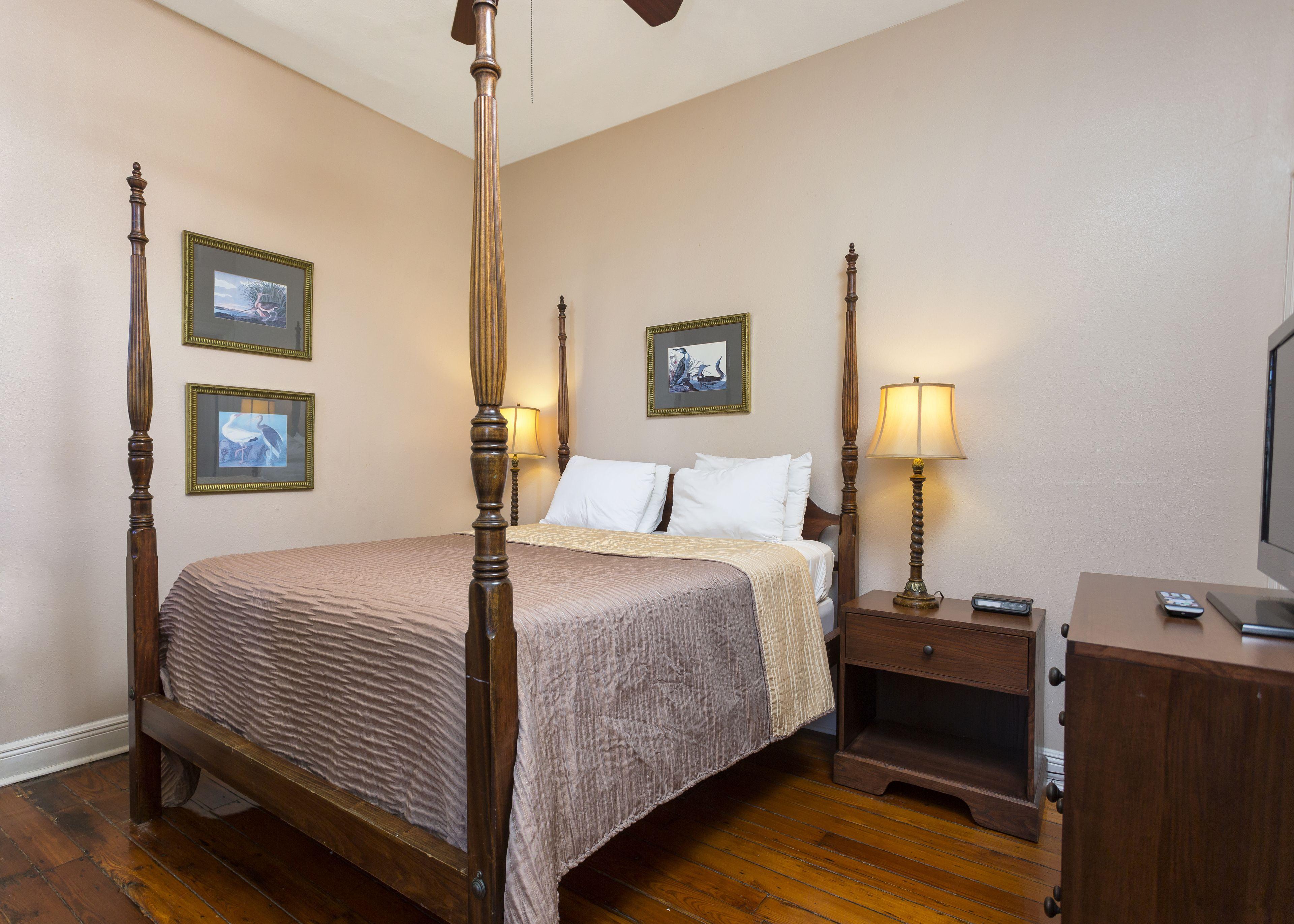 Courtyard By The French Quarter Hotel 3*