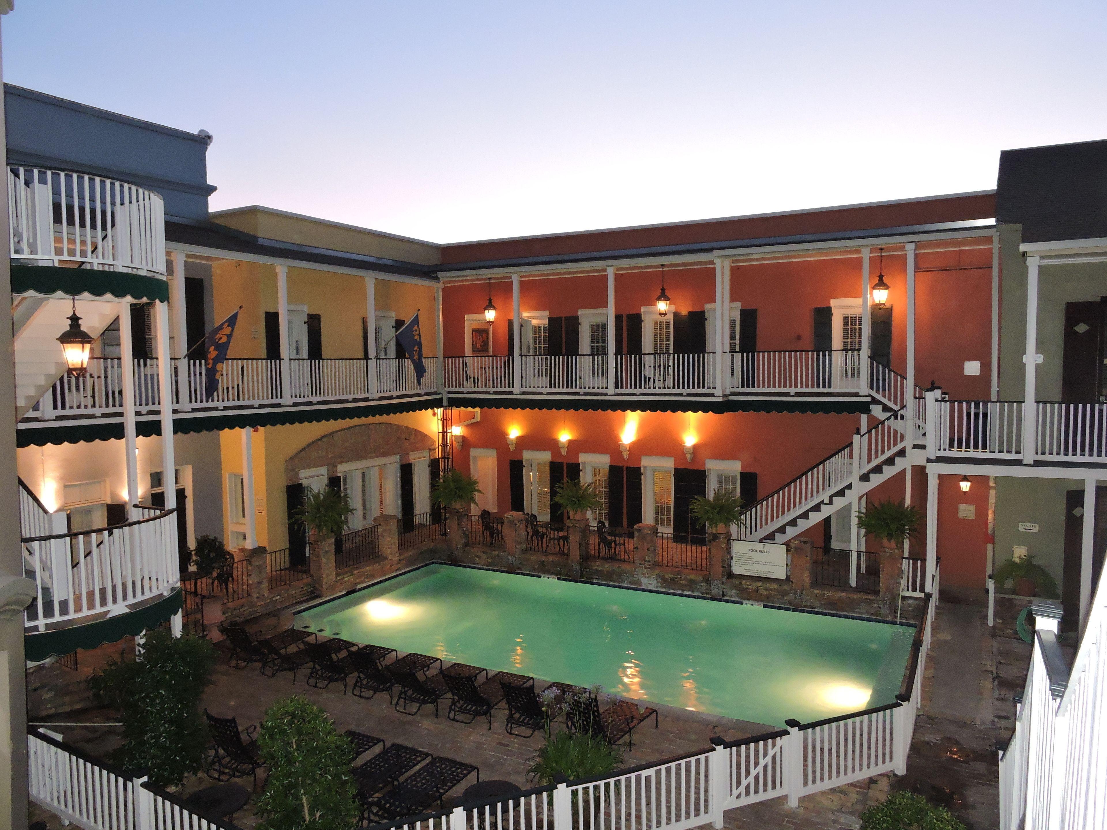 Courtyard By The French Quarter Hotel 3*