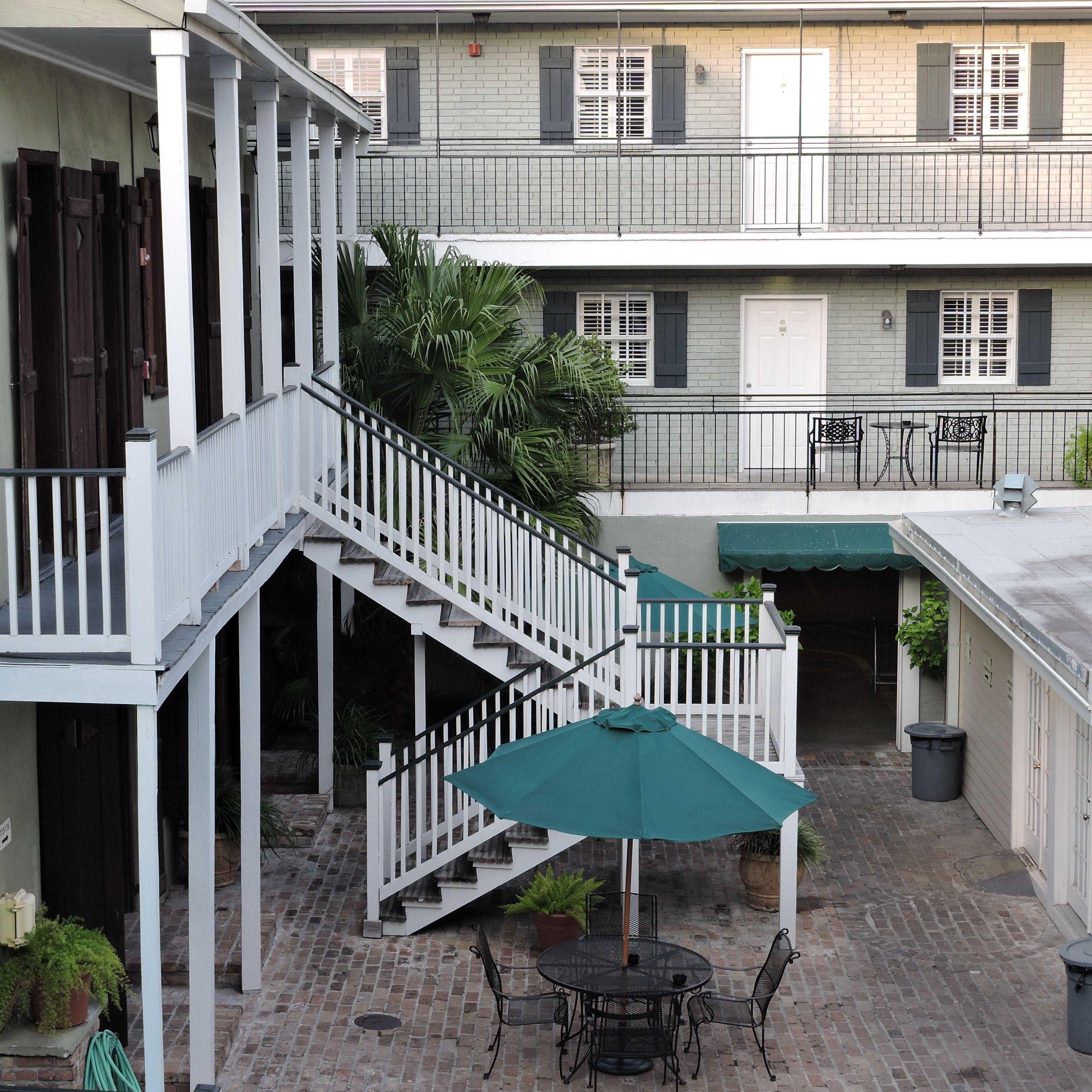 Courtyard By The French Quarter 3*