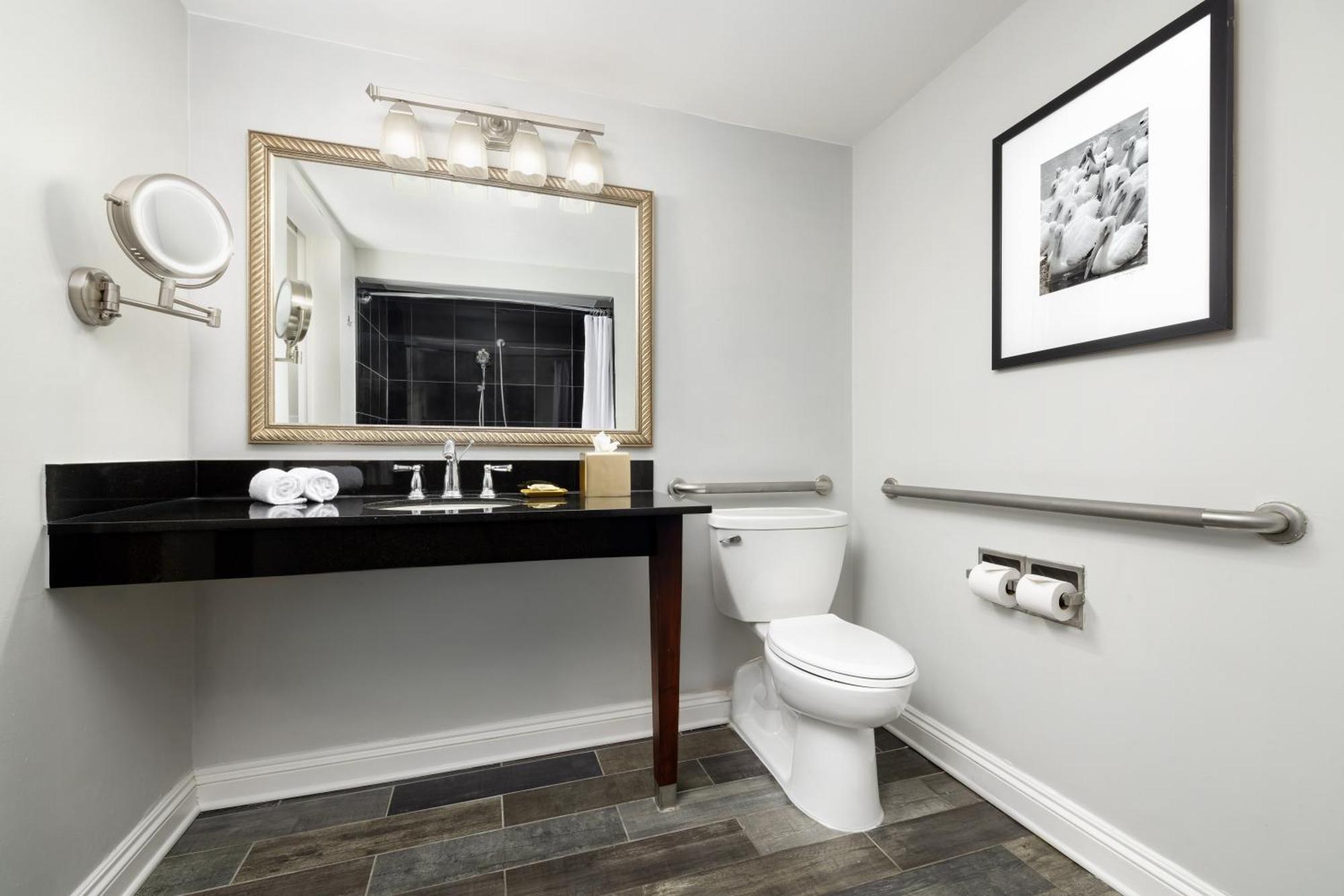 Hotel The Riverfront