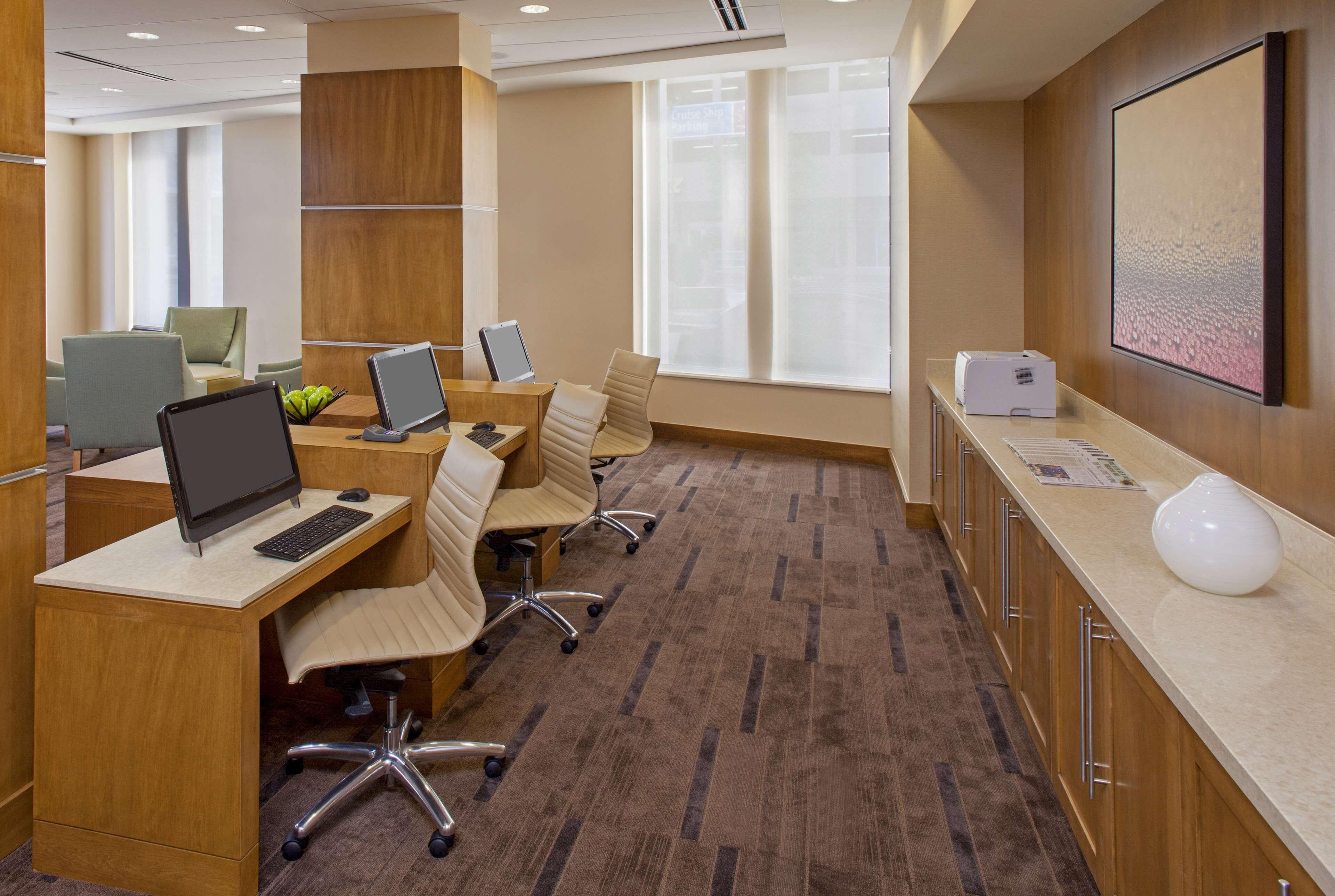 Hyatt Place Convention Center Hotel 3*