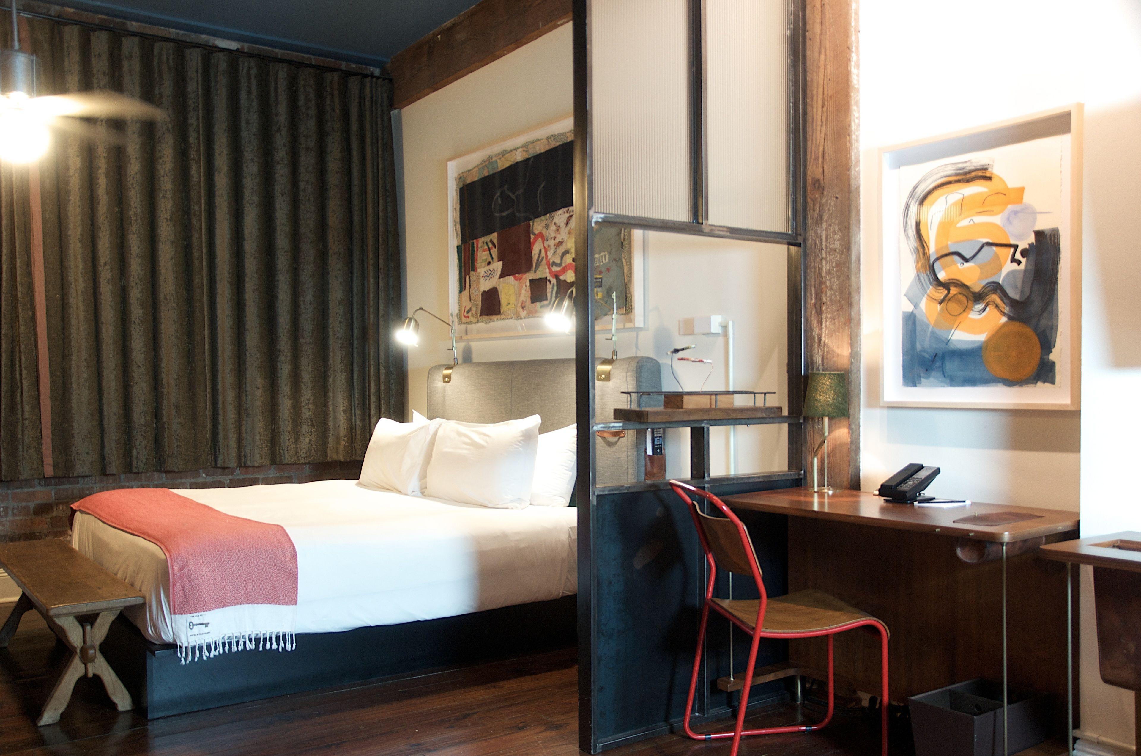 The Old No. 77 & Chandlery Hotel