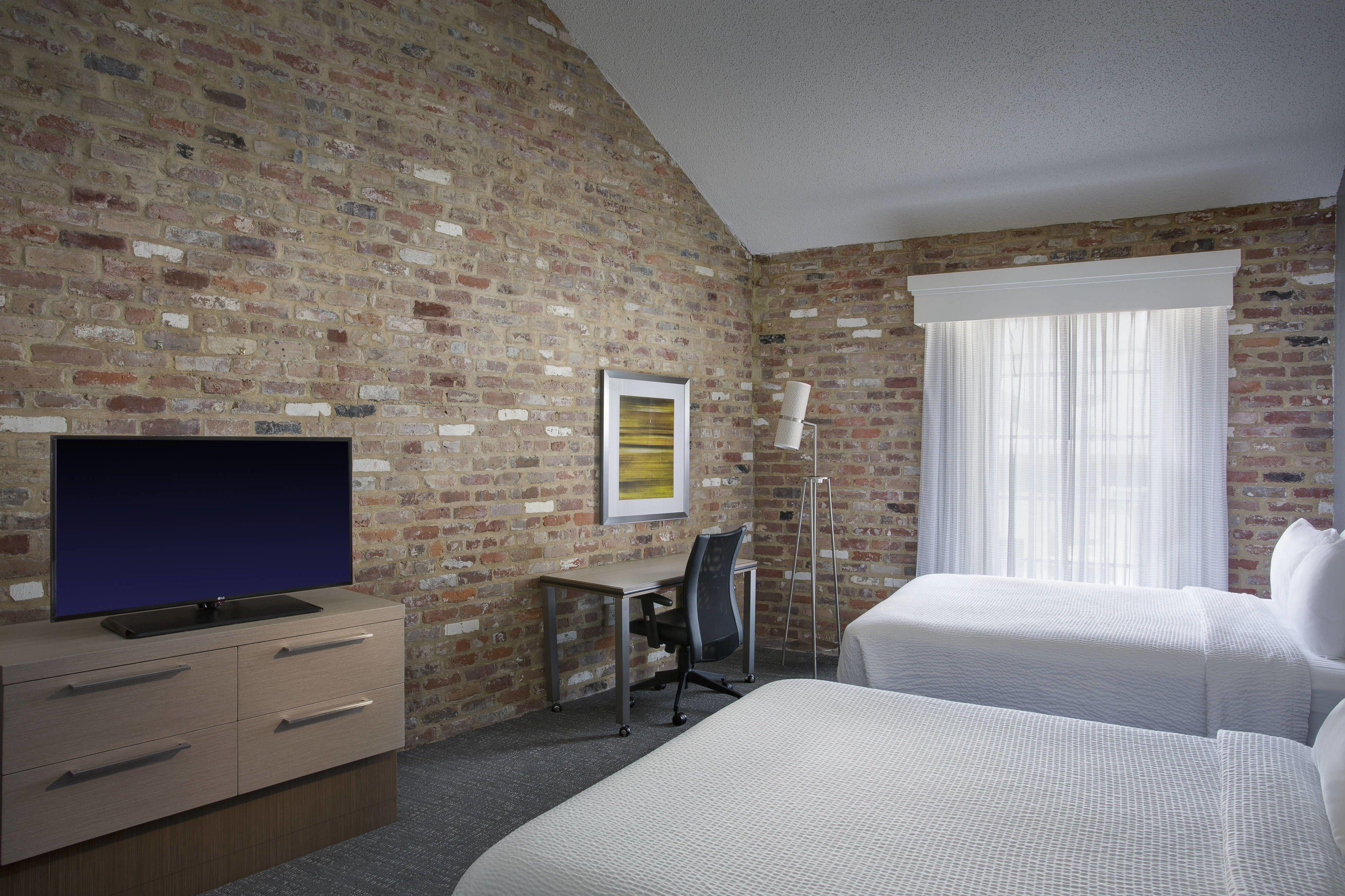 Courtyard By Marriott Warehouse Arts District Hotel 3*