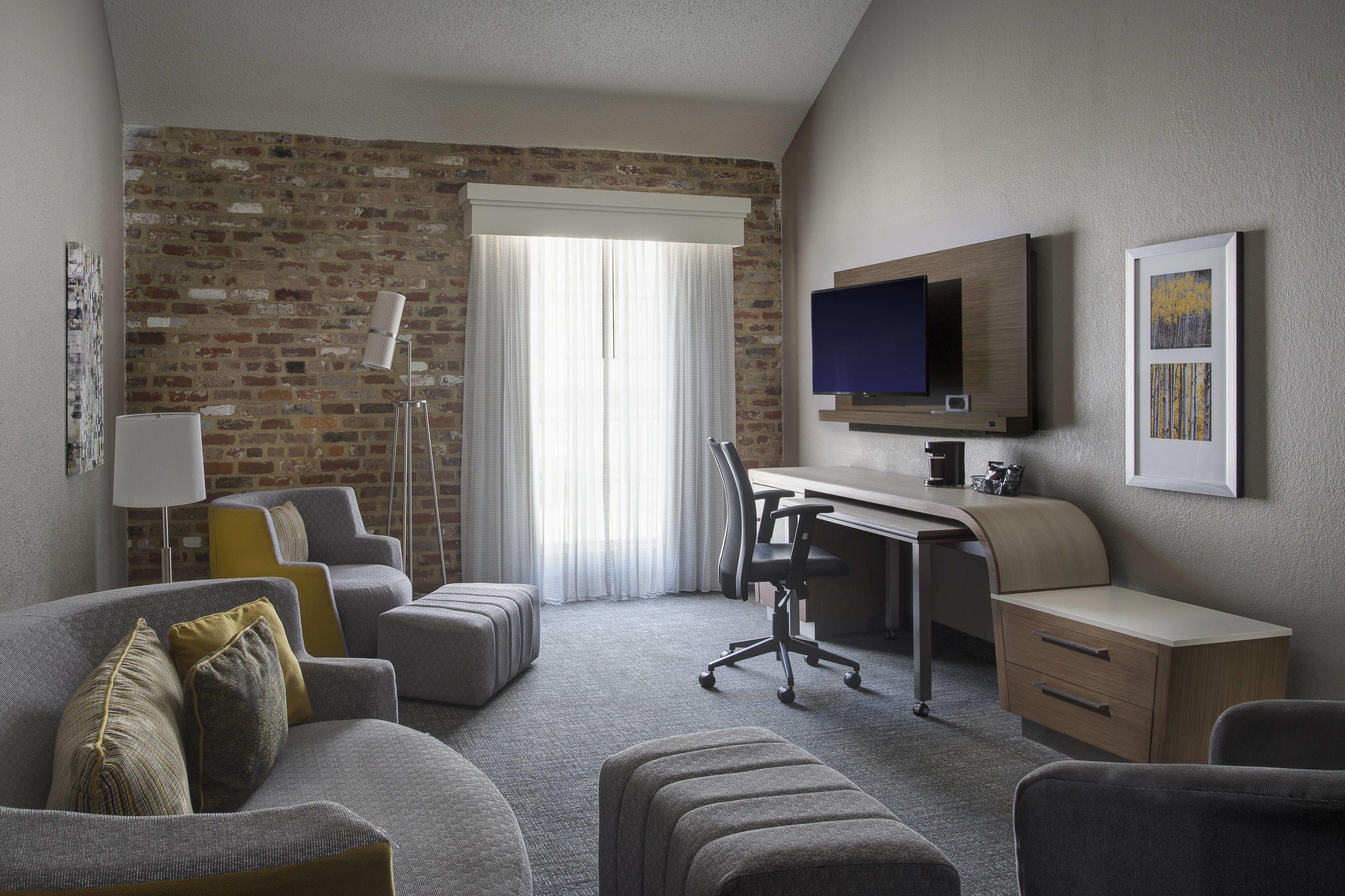 Courtyard By Marriott Warehouse Arts District Hotel 3*