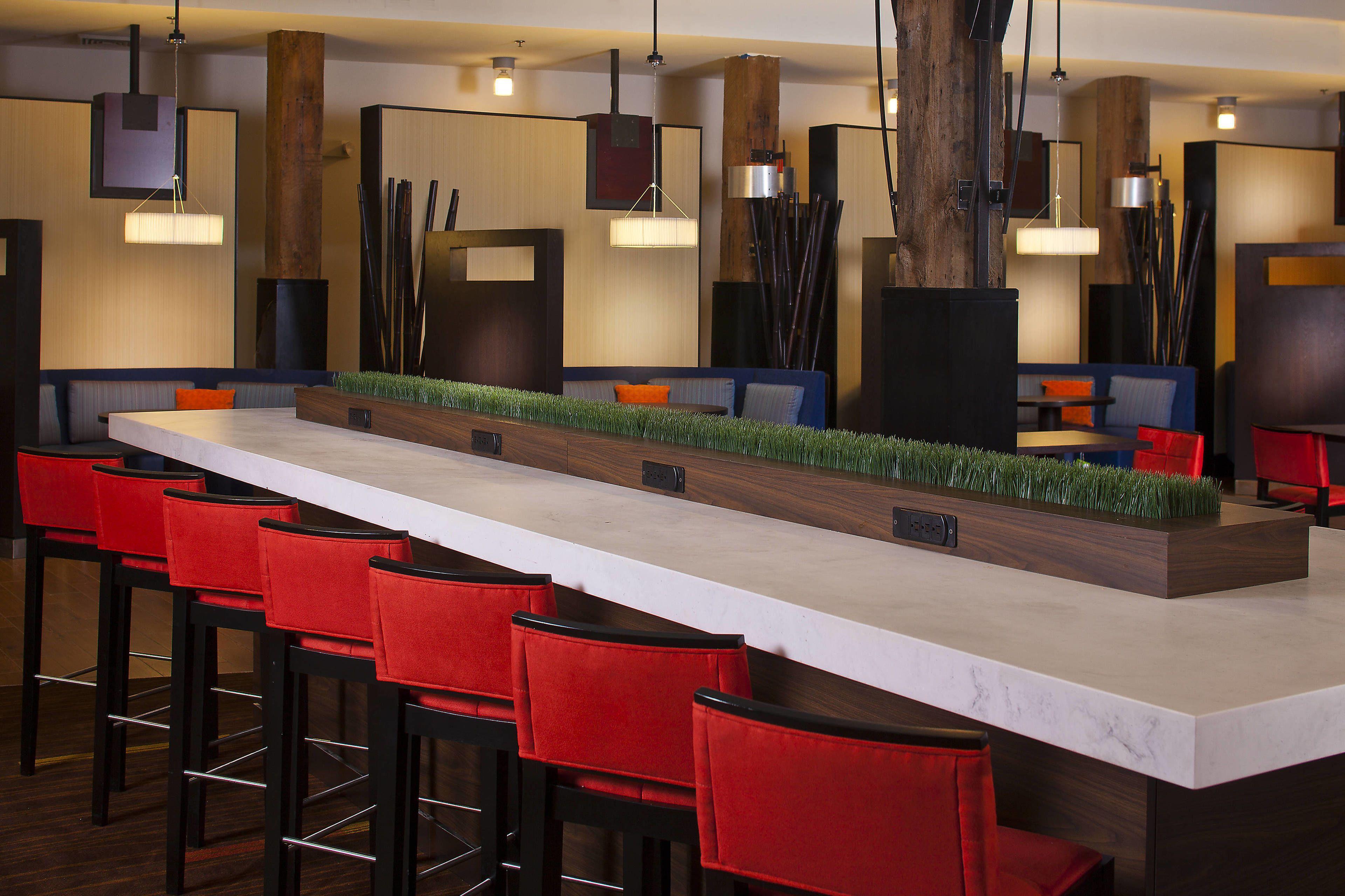 Courtyard By Marriott Warehouse Arts District Hotel 3*