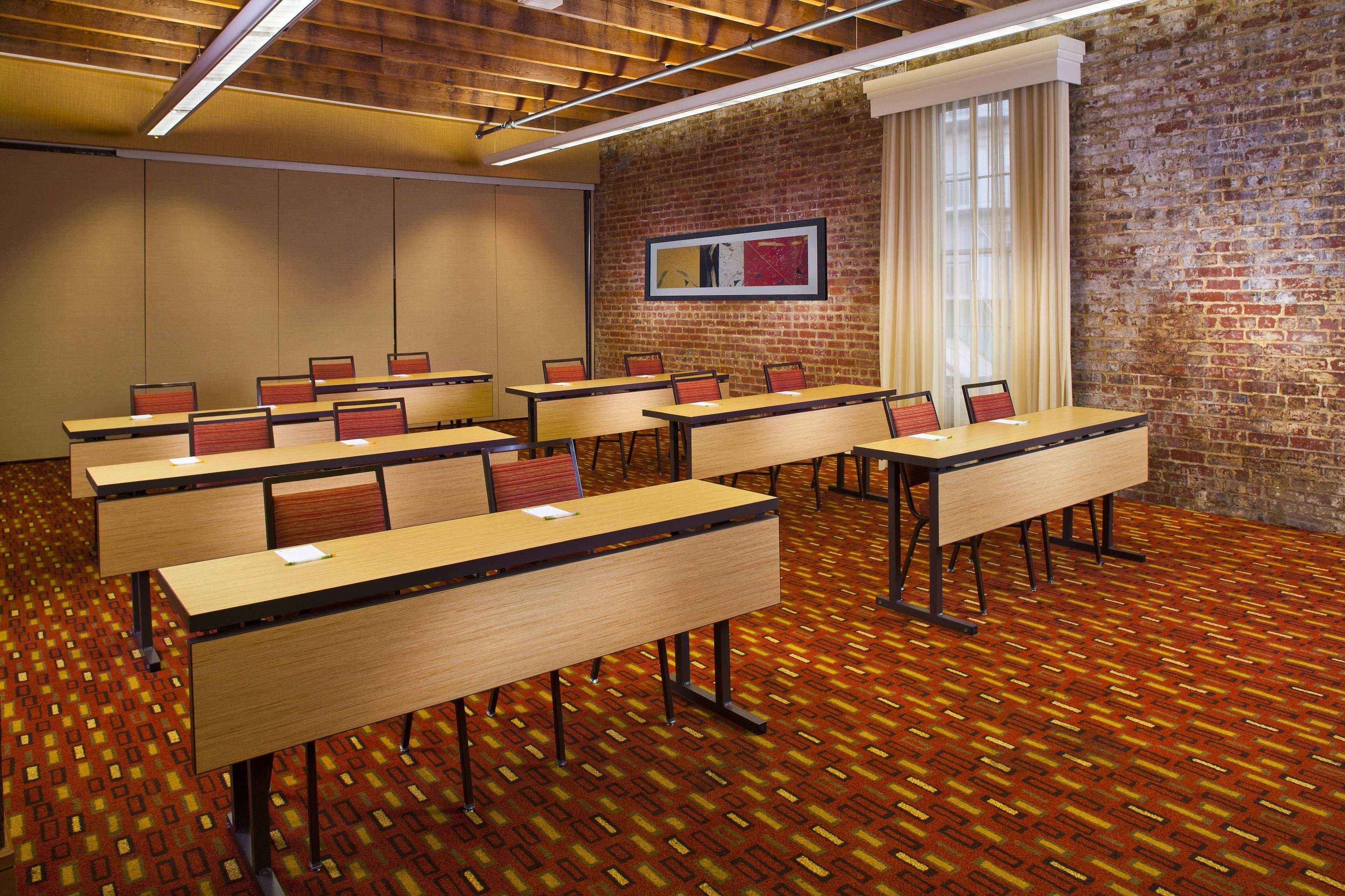 Hotel Courtyard By Marriott Warehouse Arts District