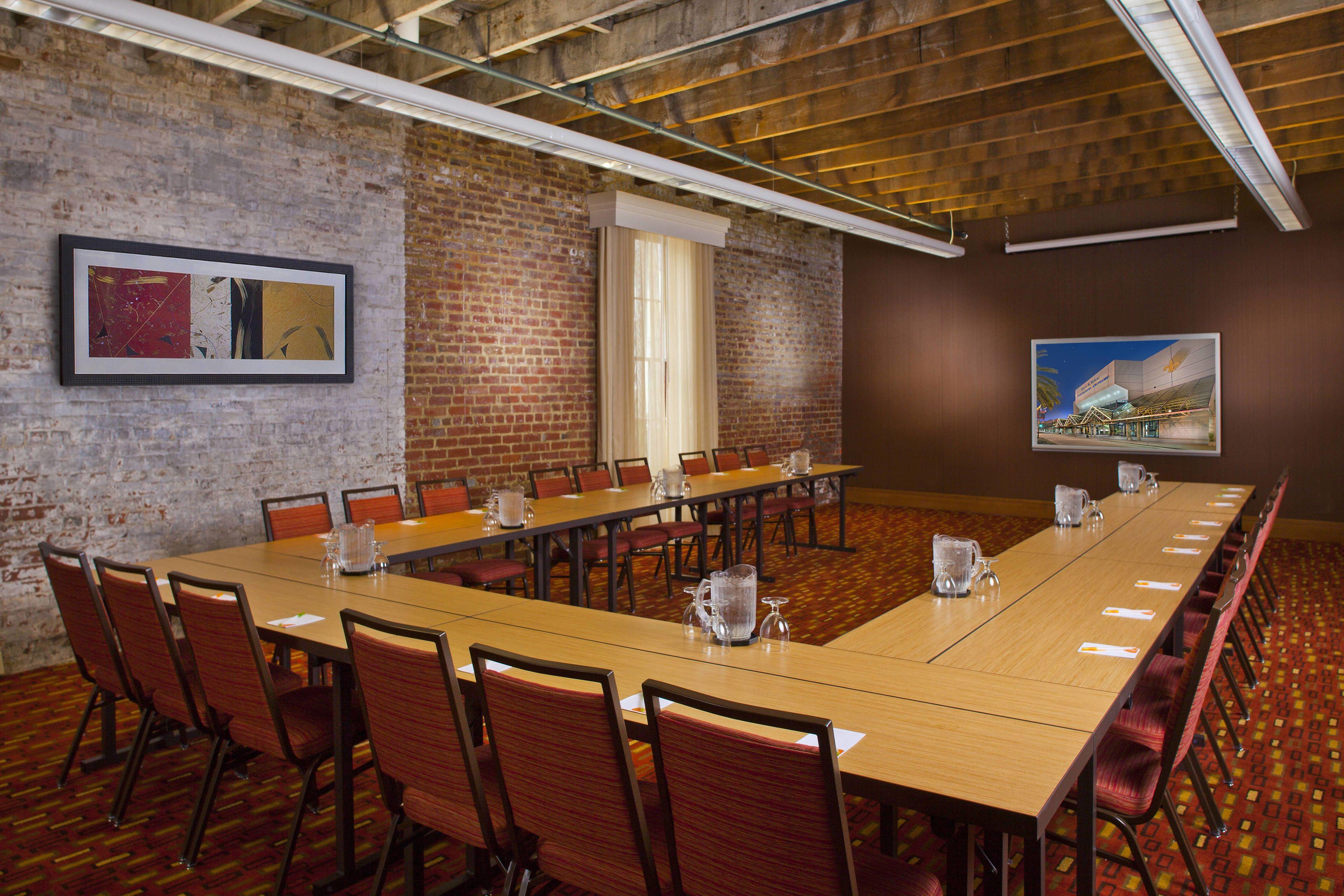 Courtyard By Marriott Warehouse Arts District Hotel New Orleans