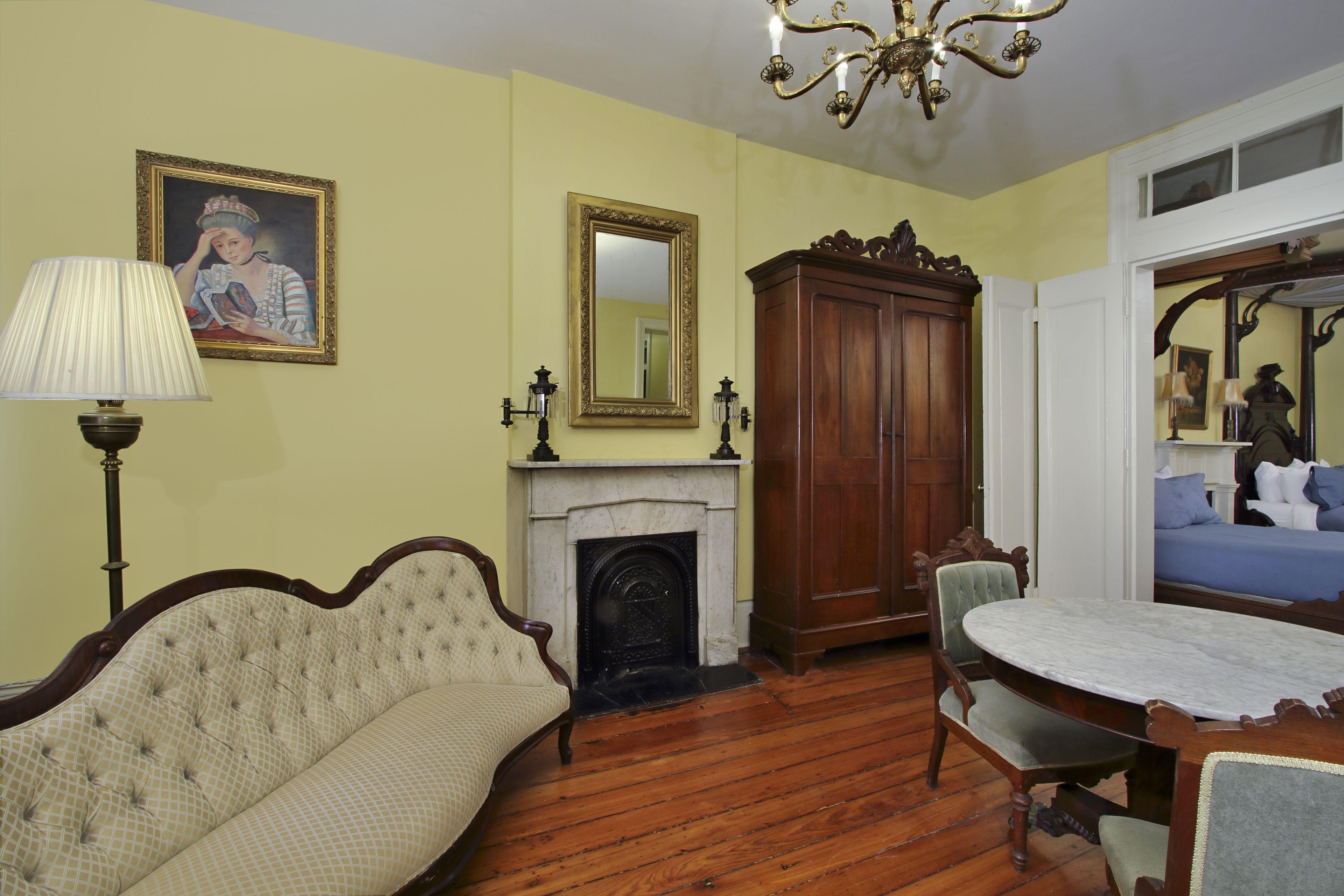 Hotel Lamothe House A French Quarter