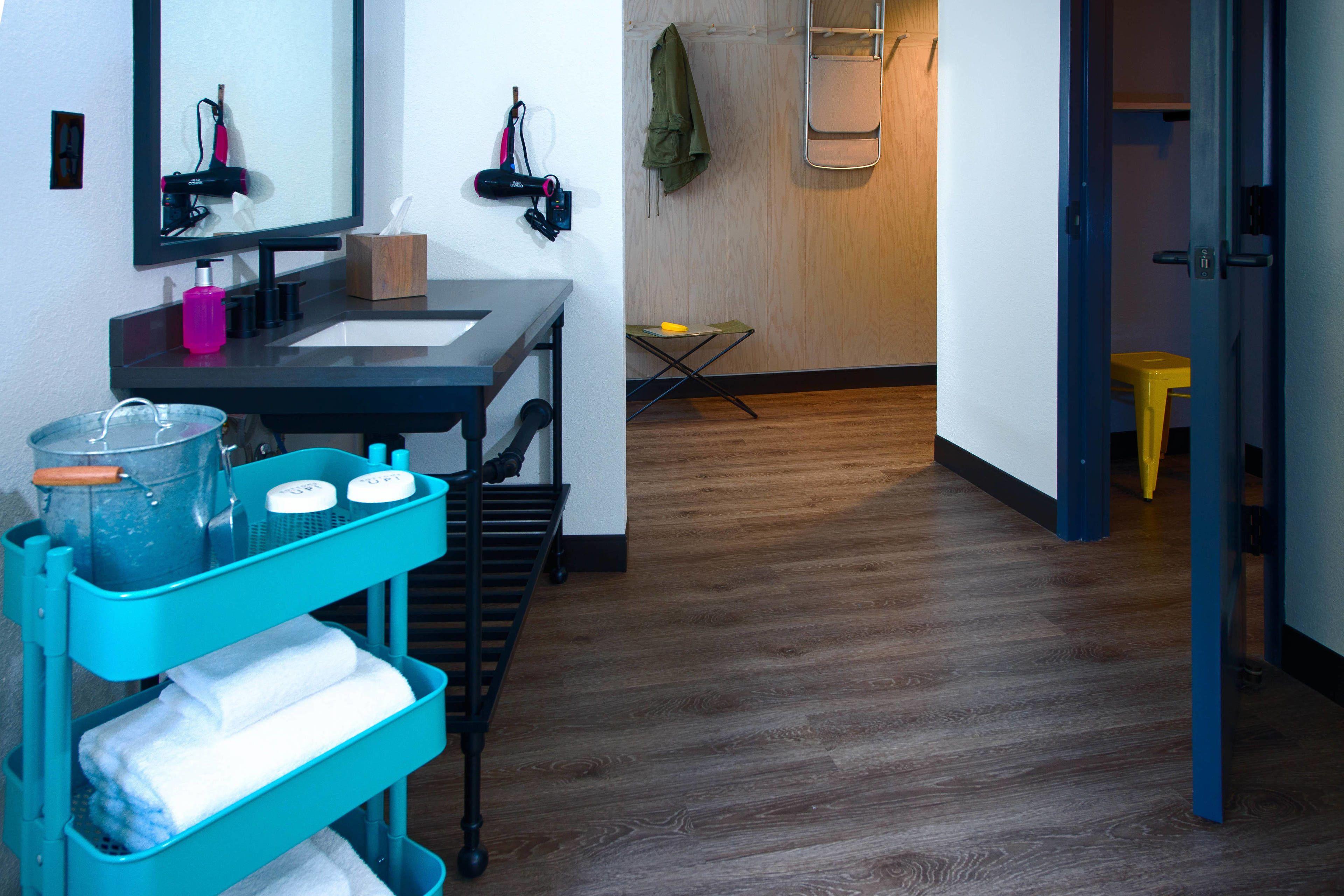 Moxy Downtown/french Quarter Area 4*