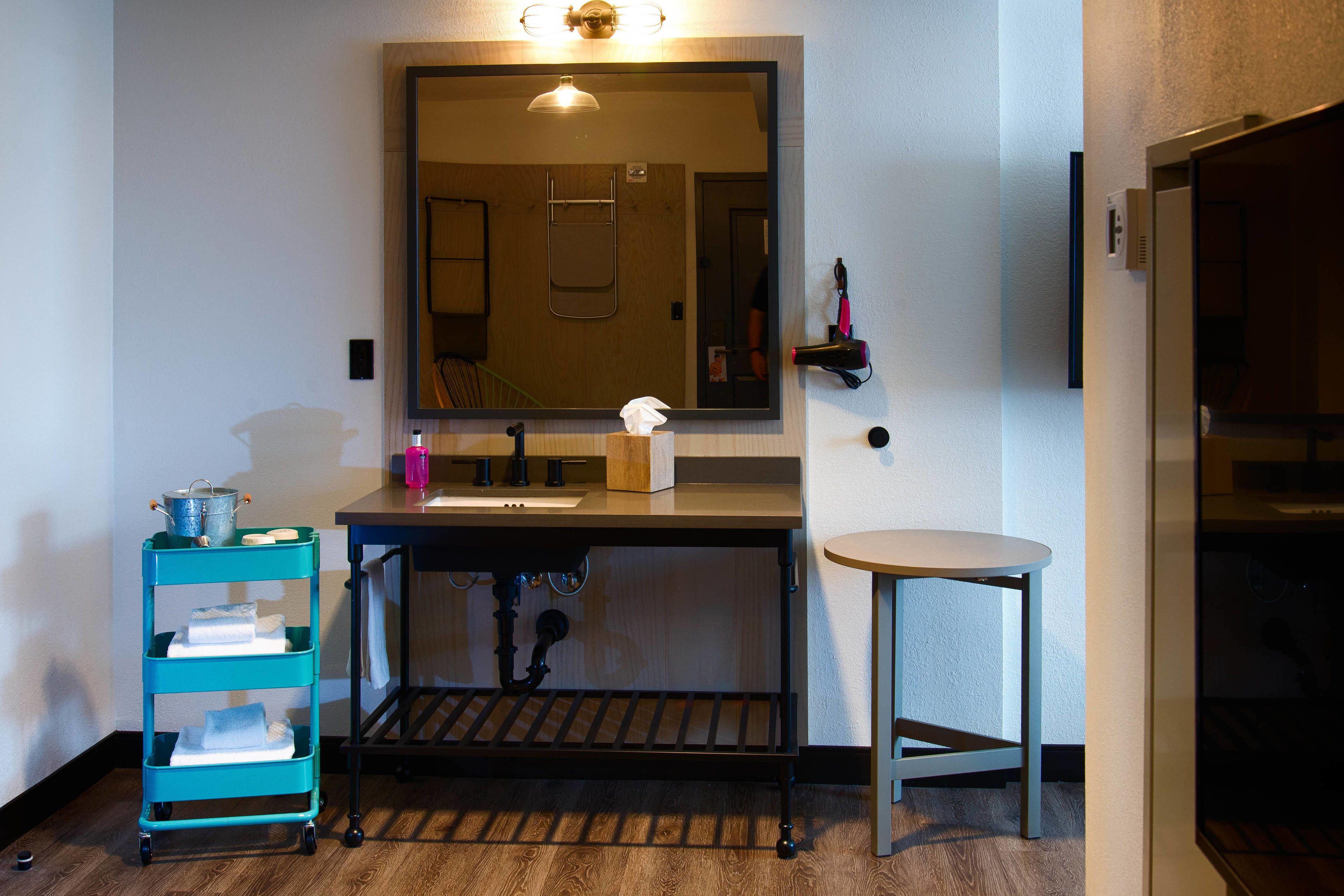 Moxy Downtown/french Quarter Area Hotel 4*