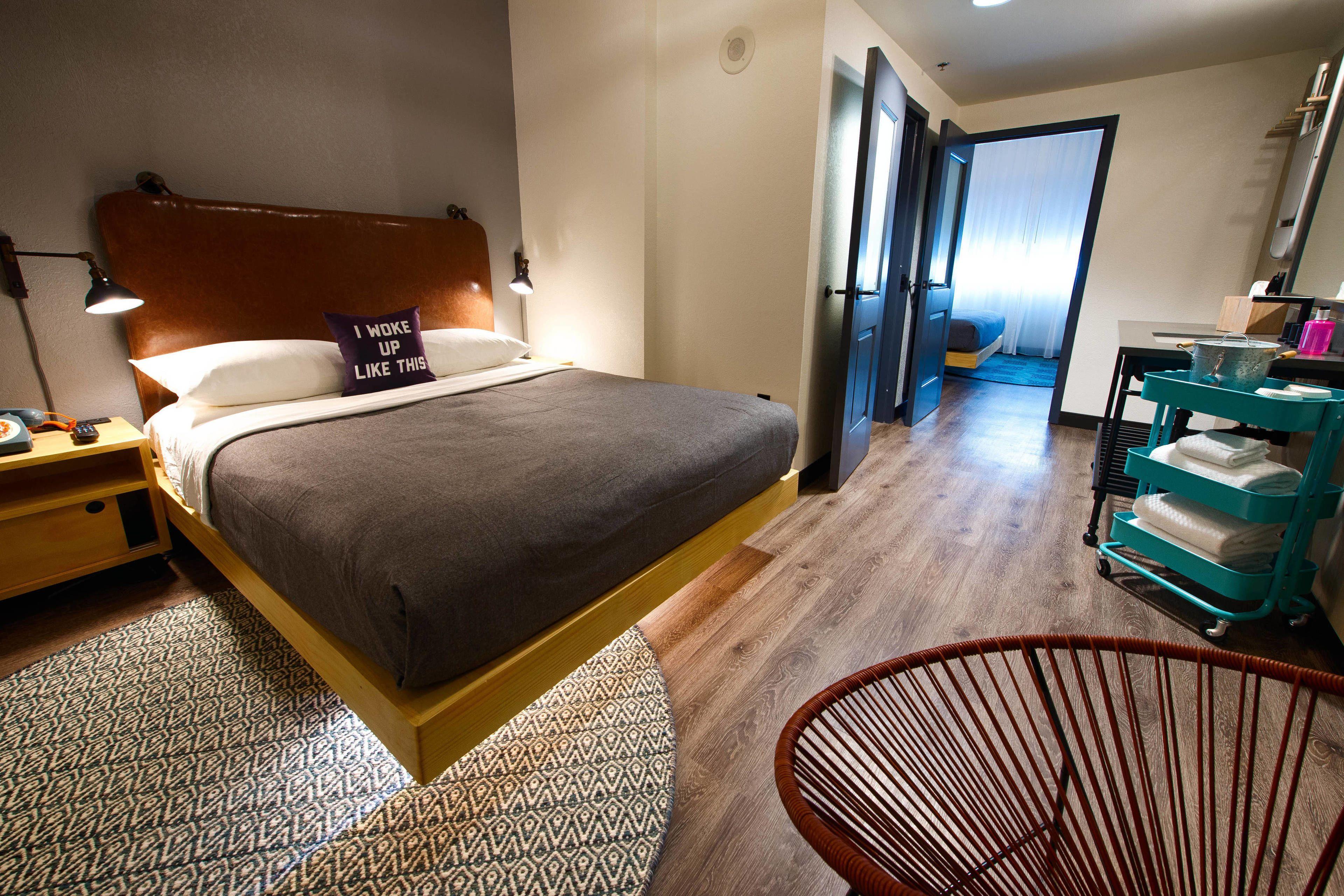 Moxy Downtown/french Quarter Area 4*